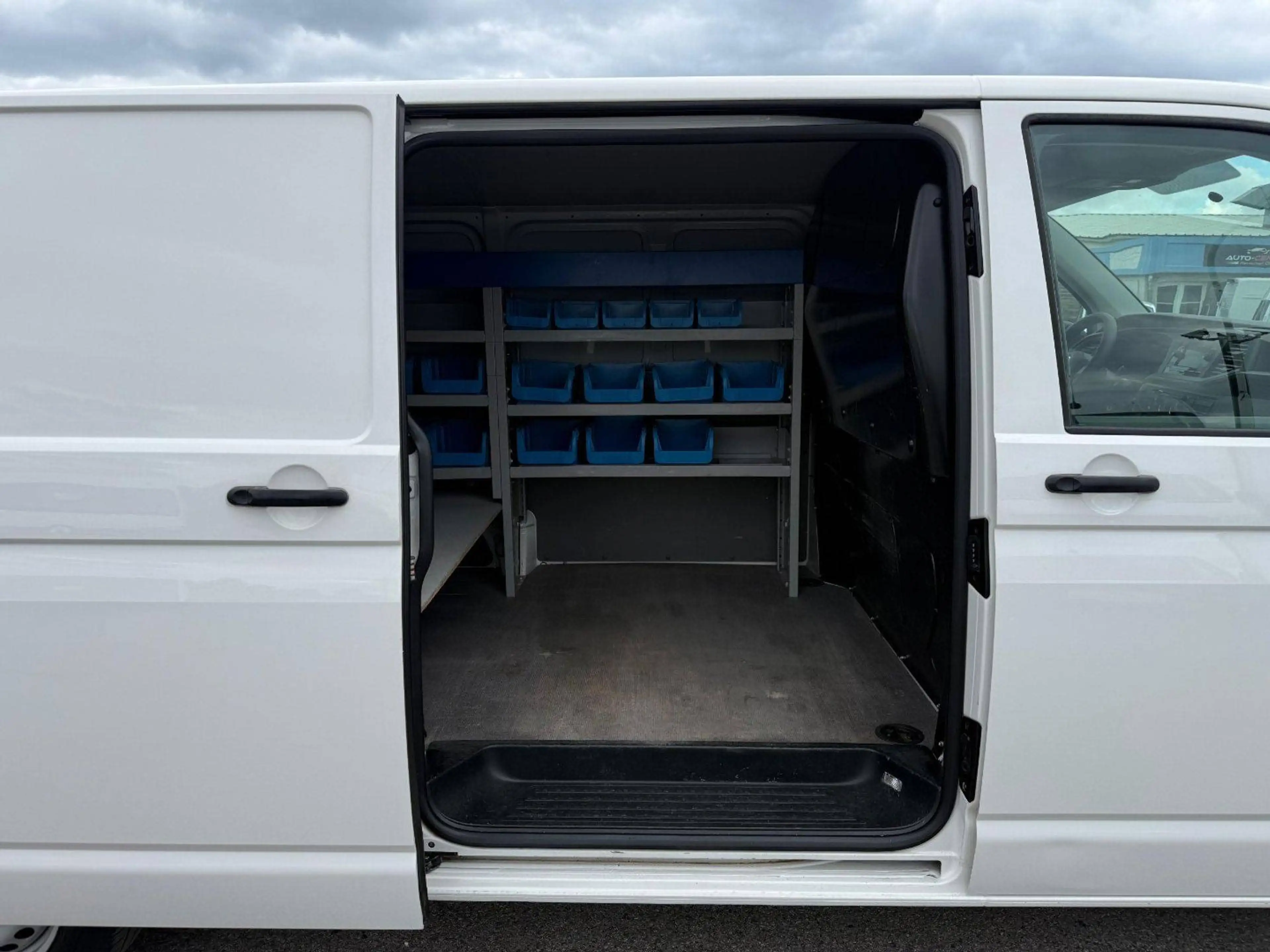 Volkswagen T6.1 Transporter T6.1 2.0 TDI Kasten L2 *Netto €15.750,-* — photo 5