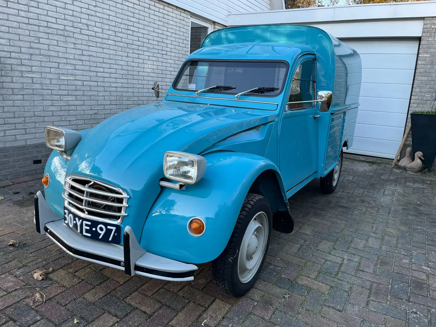 Citroen 2CV AK 400 Bestelauto plava - 1