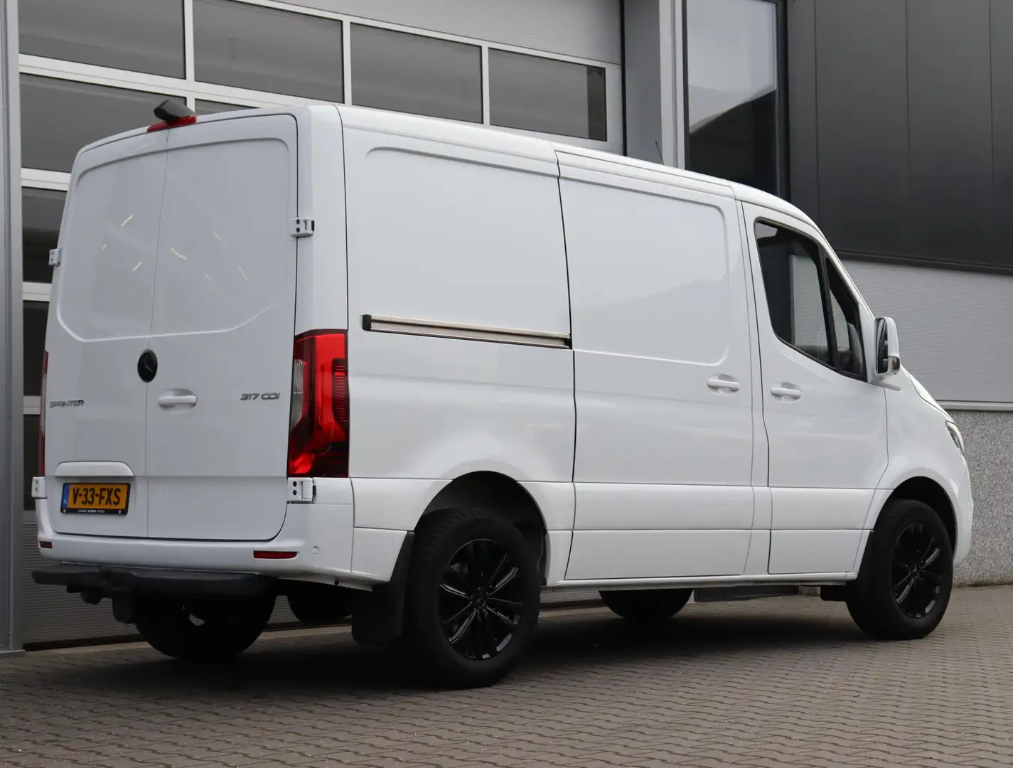 Mercedes-Benz Sprinter 317 1.9 CDI L1H1 RWD | 360° Camera | Trekhaak | Cr Wit - 2