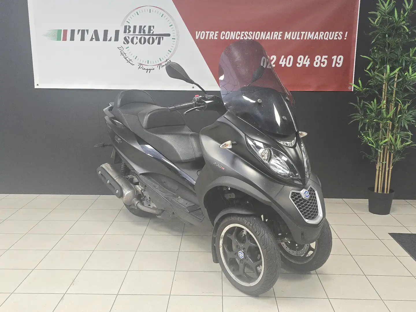 Piaggio MP3 500 Zwart - 2