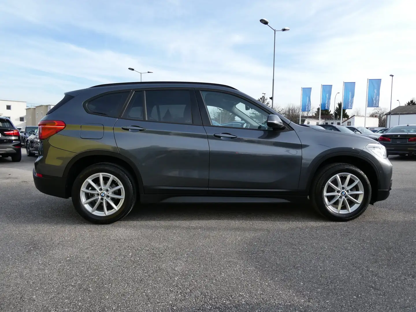 BMW X1 xDrive18d Grau - 2