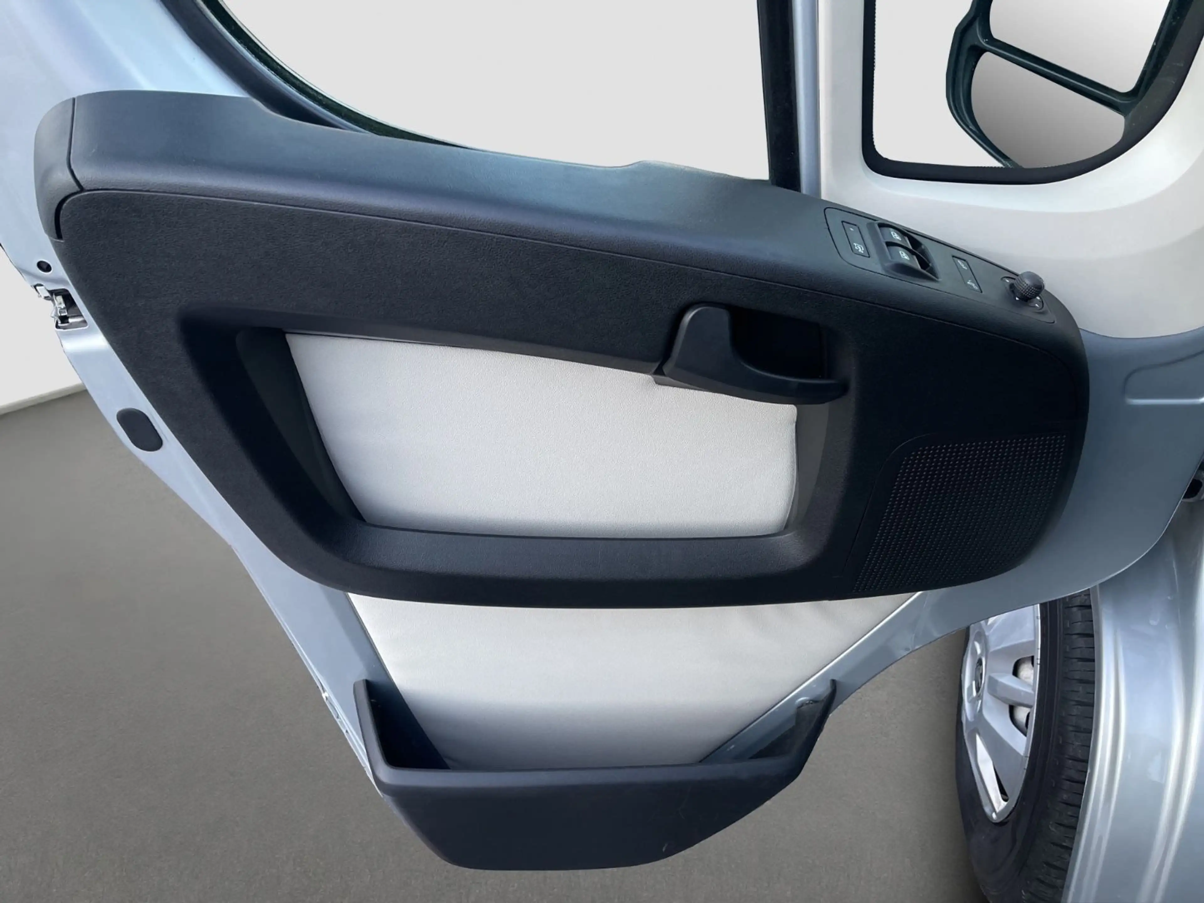 Peugeot Boxer Kombi L2H2/Klima/SHZ/Kamera/8-Sitz Luxus — photo 12