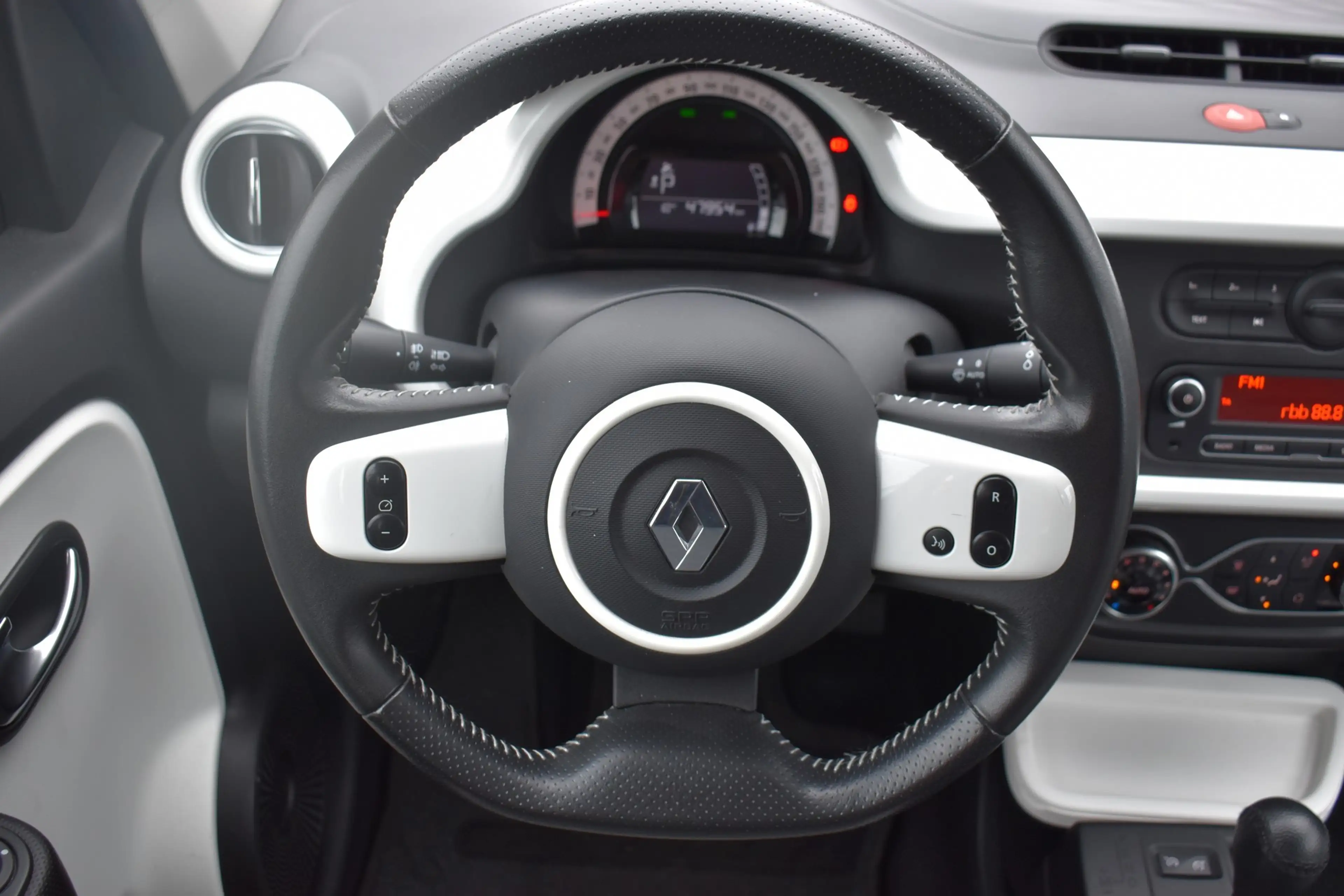 Renault Twingo 1.0 Urban Night Sitzheizung Kamera Navi — photo 14