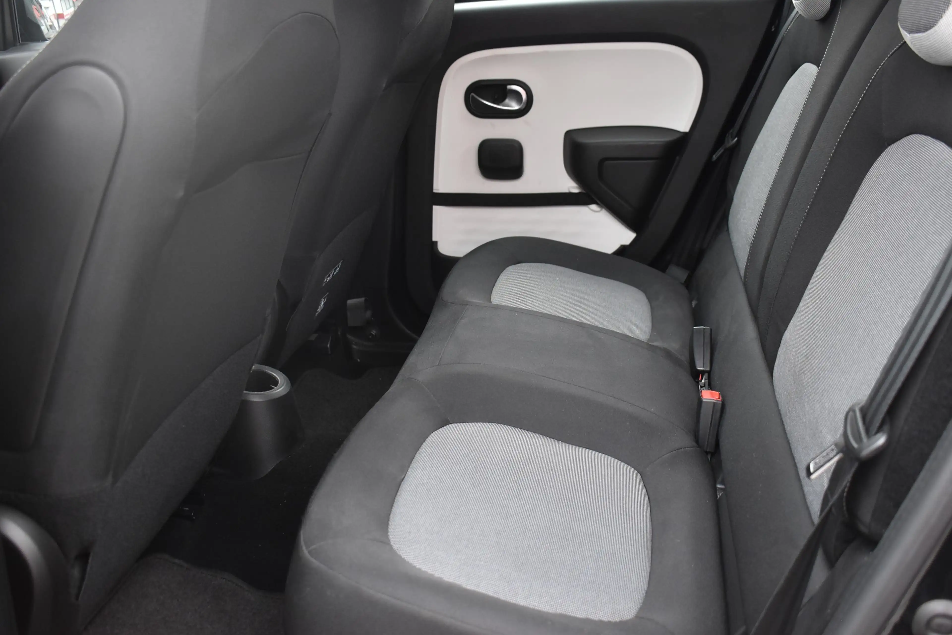 Renault Twingo 1.0 Urban Night Sitzheizung Kamera Navi — photo 12