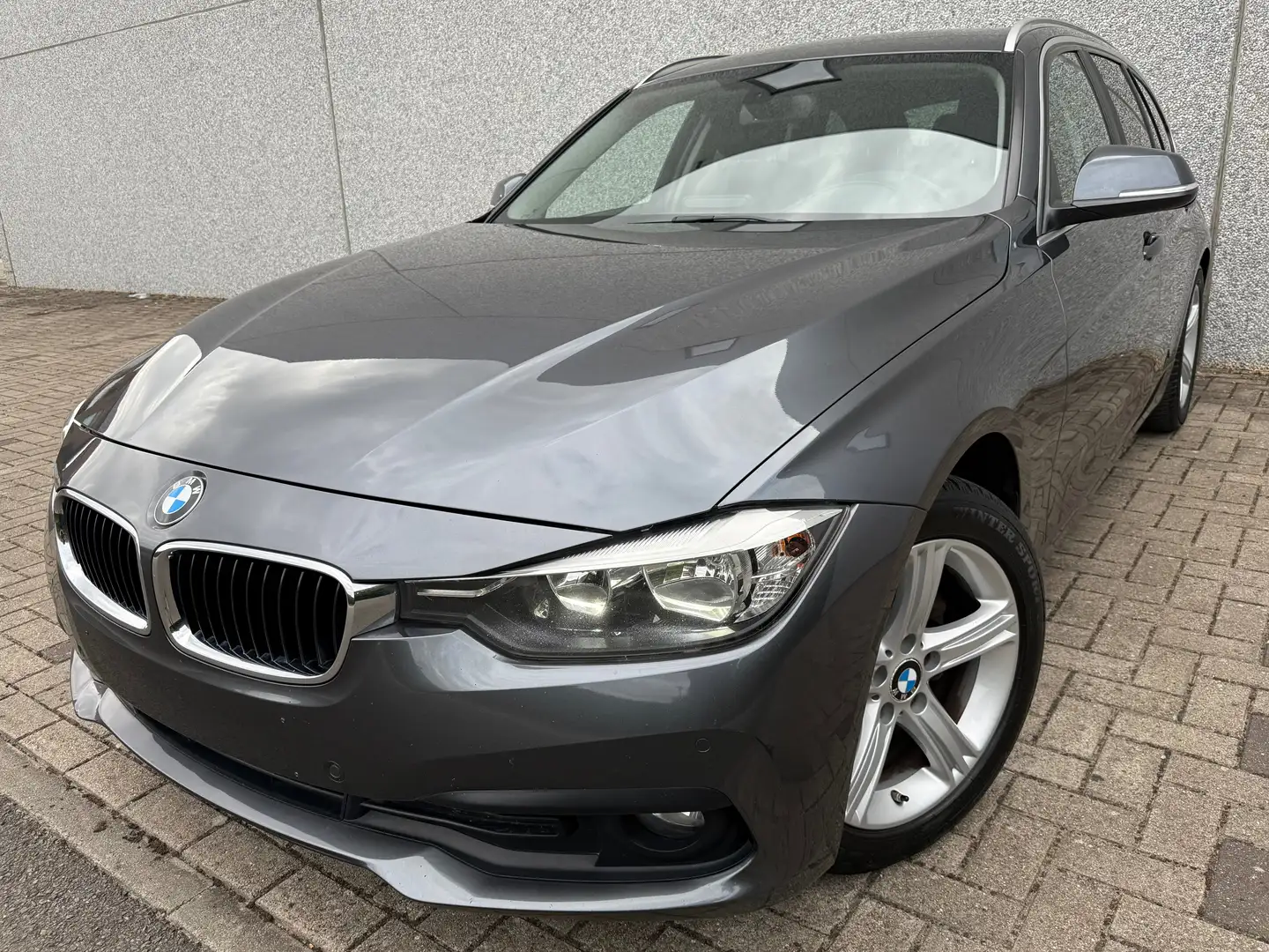 BMW 318 Touring 318 d Luxury Garantie 12mois Szary - 1