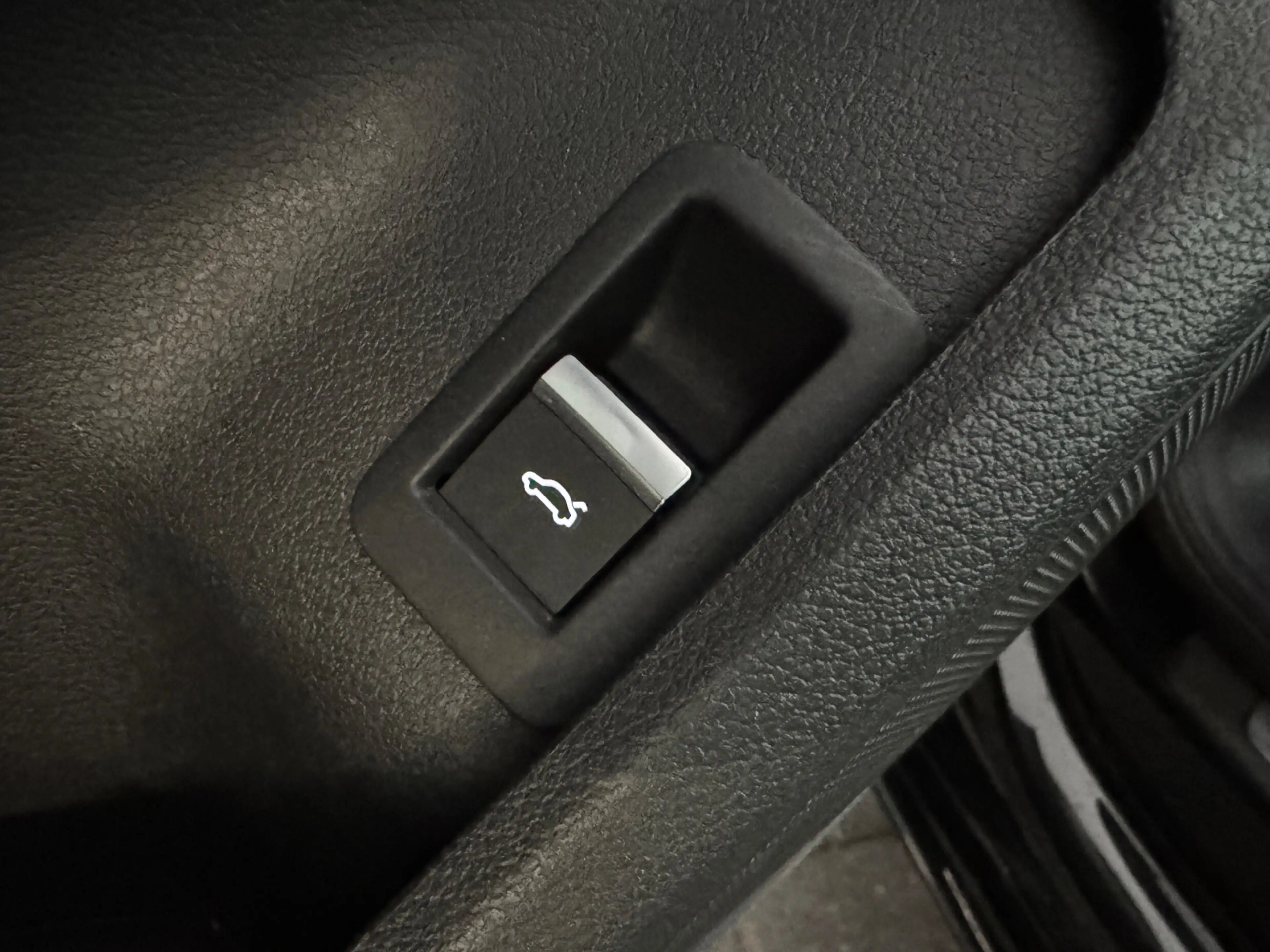 Audi A4 AVANT 40 TFSI quattro S edition Pano|Memory|Trekha — photo 17