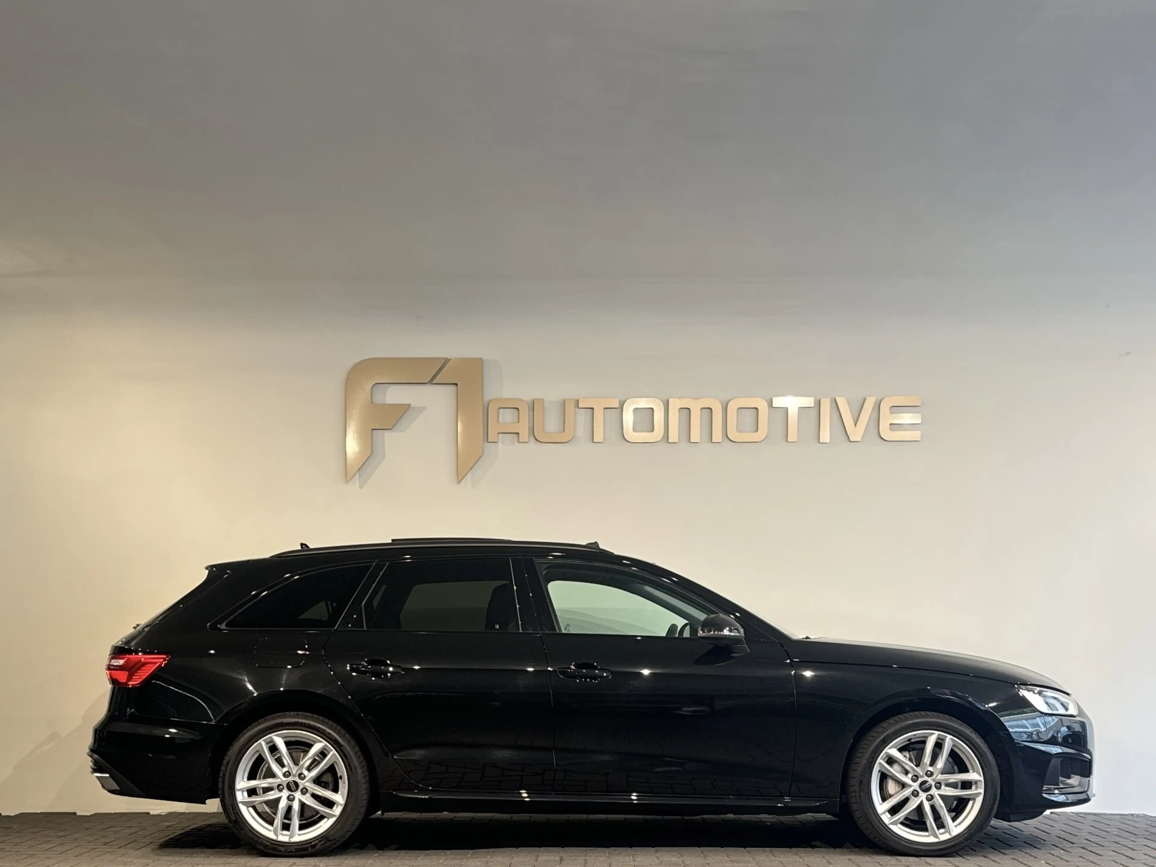 Audi A4 AVANT 40 TFSI quattro S edition Pano|Memory|Trekha — photo 8