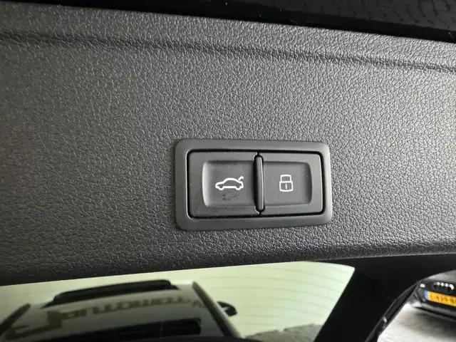Audi A4 view 13