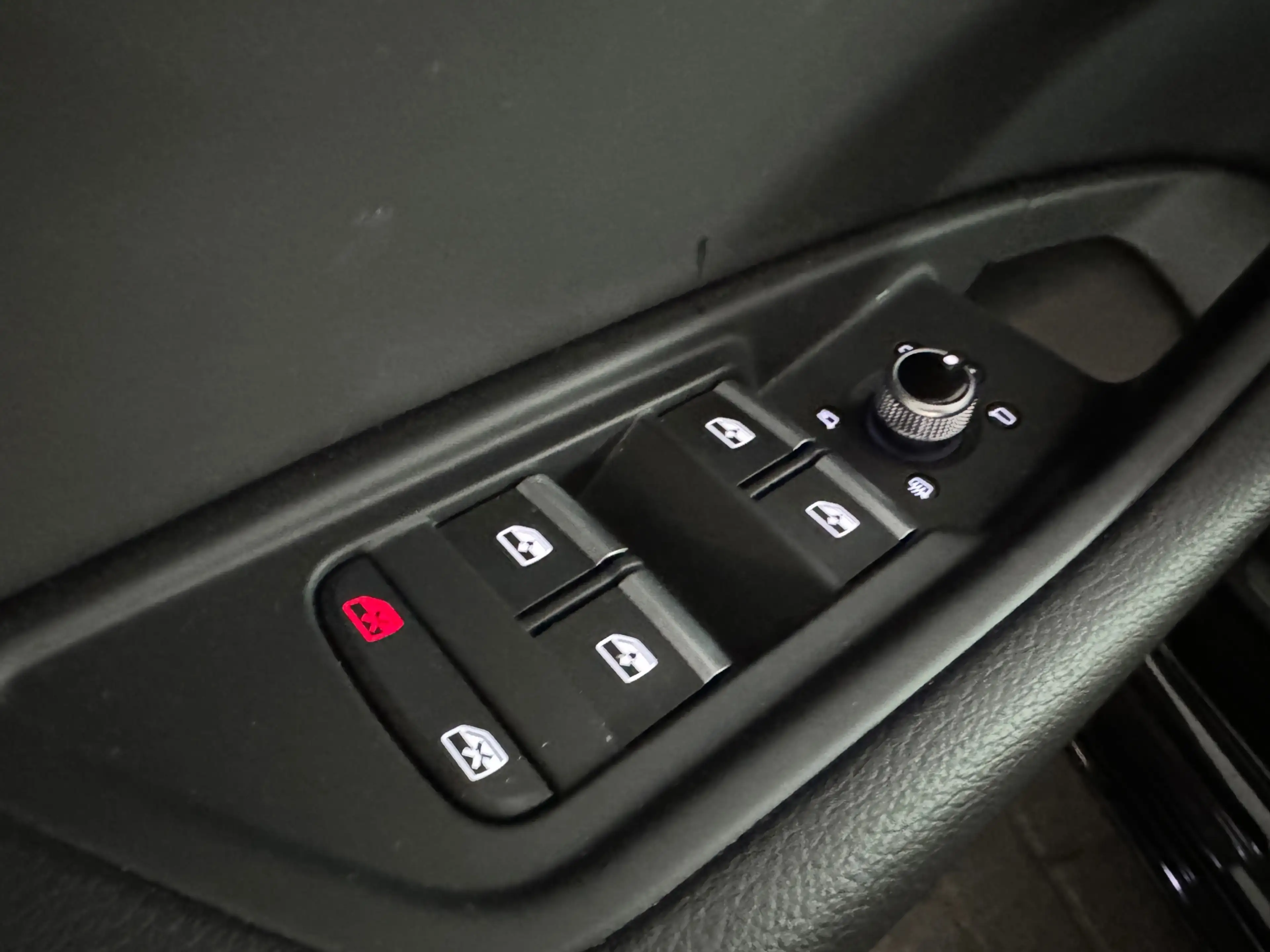 Audi A4 AVANT 40 TFSI quattro S edition Pano|Memory|Trekha — photo 16
