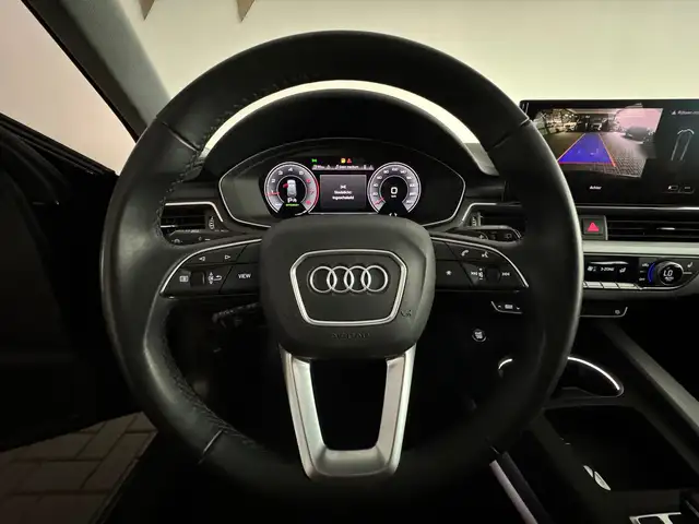 Audi A4 view 11