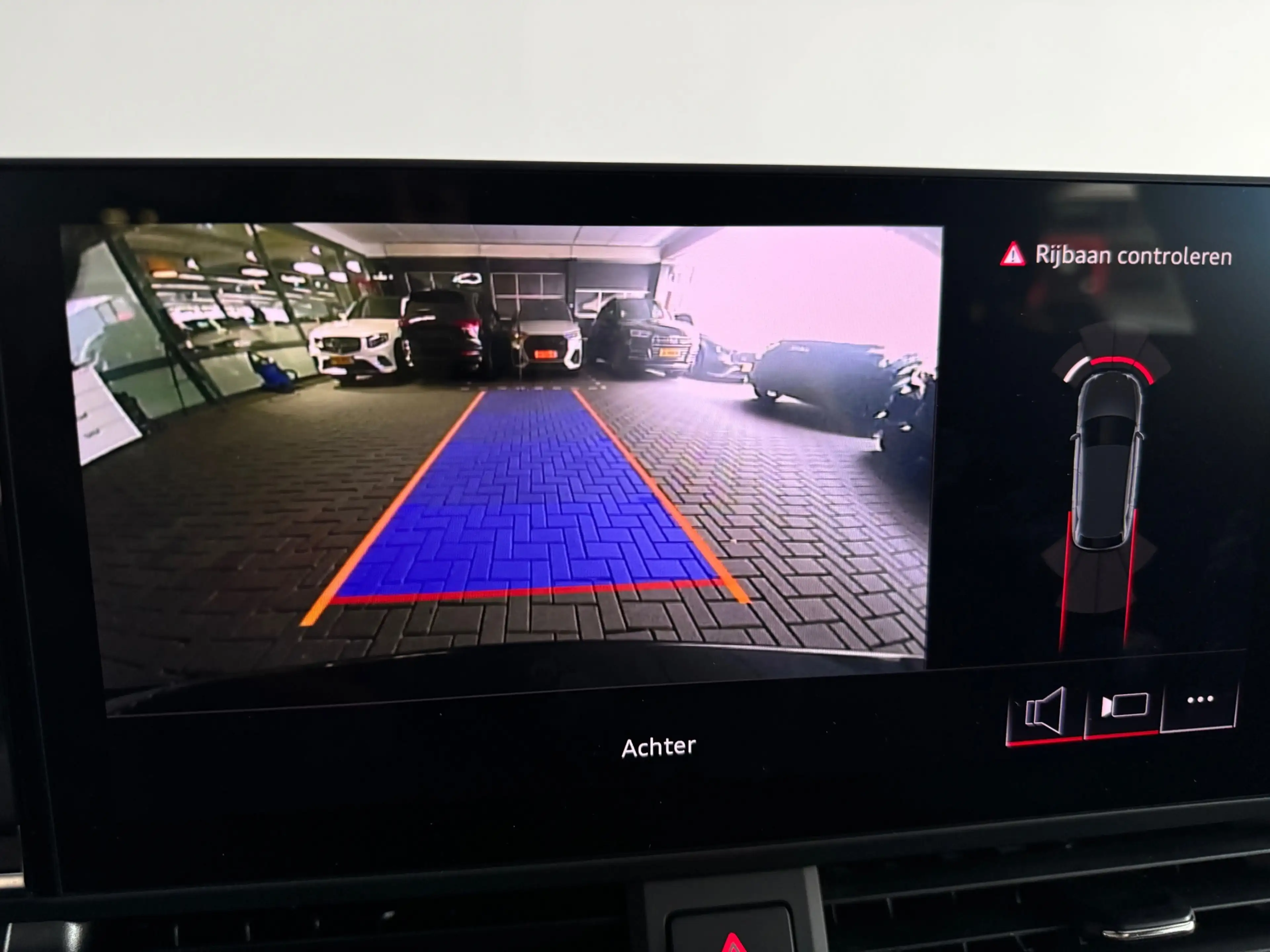 Audi A4 AVANT 40 TFSI quattro S edition Pano|Memory|Trekha — photo 32