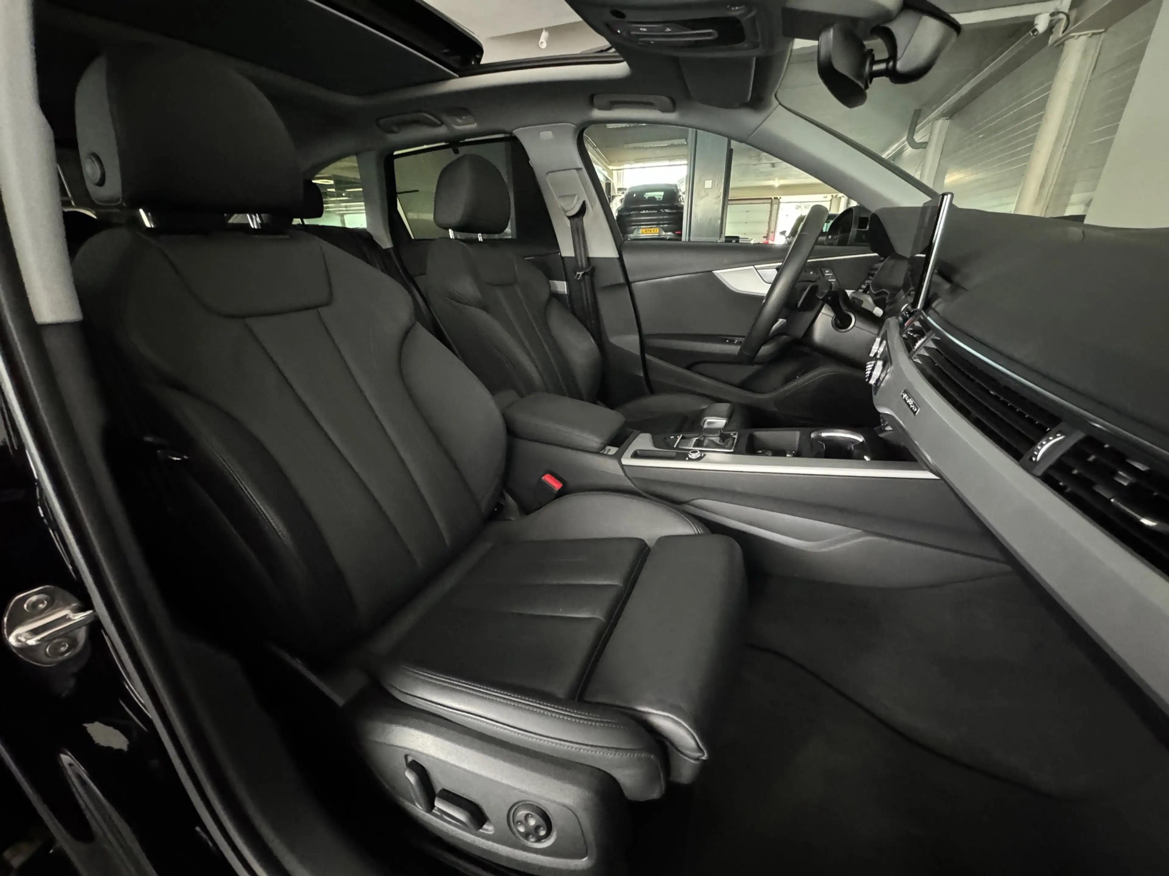 Audi A4 AVANT 40 TFSI quattro S edition Pano|Memory|Trekha — photo 39