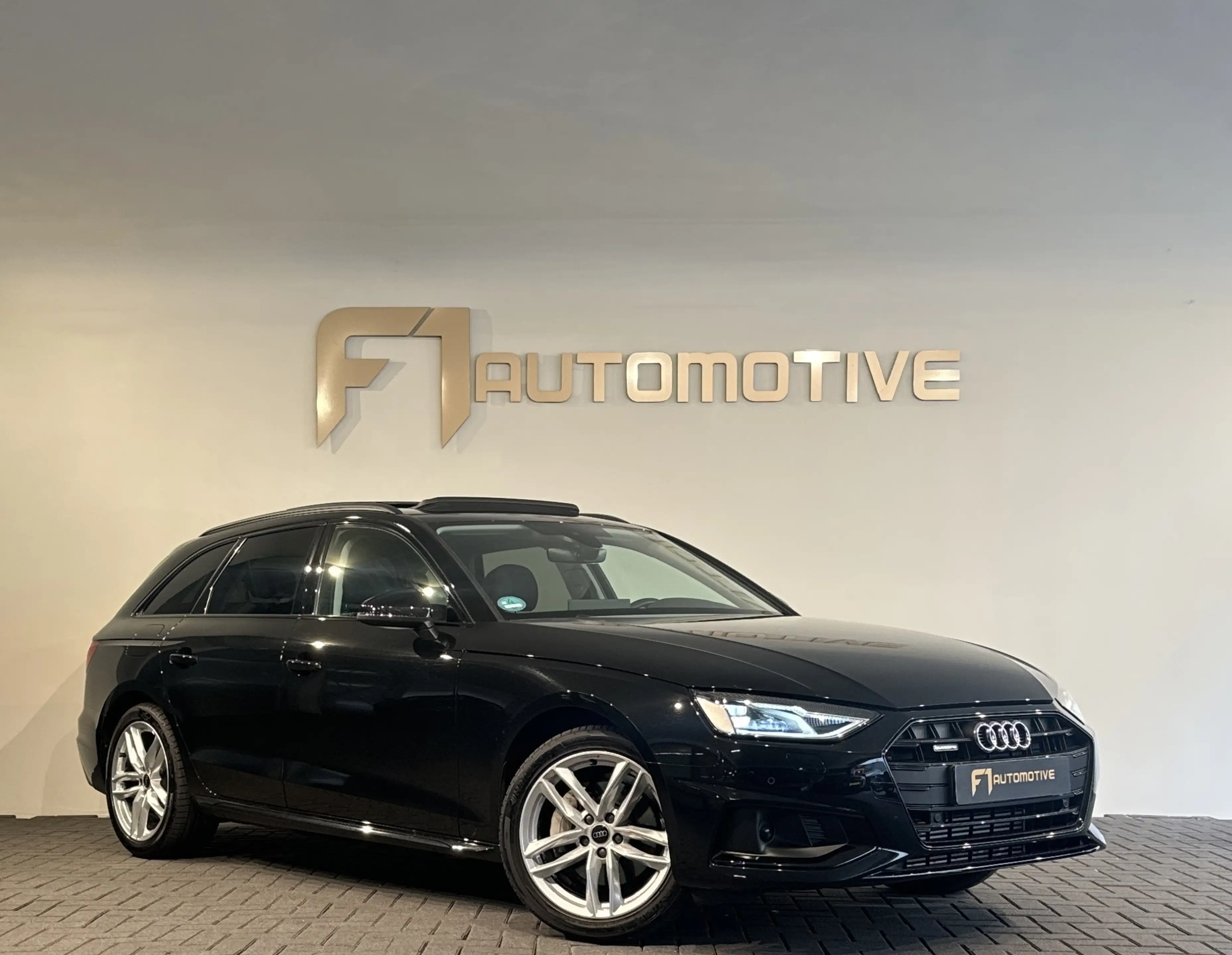 Audi A4 AVANT 40 TFSI quattro S edition Pano|Memory|Trekha — photo 3