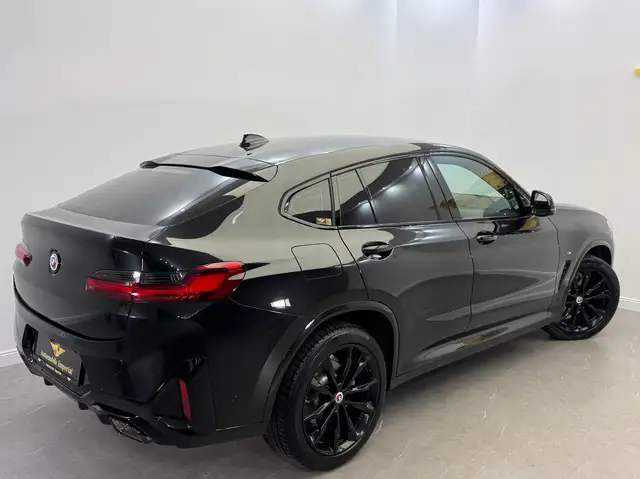 BMW X4 view 4