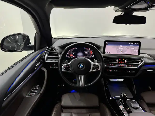 BMW X4 view 10