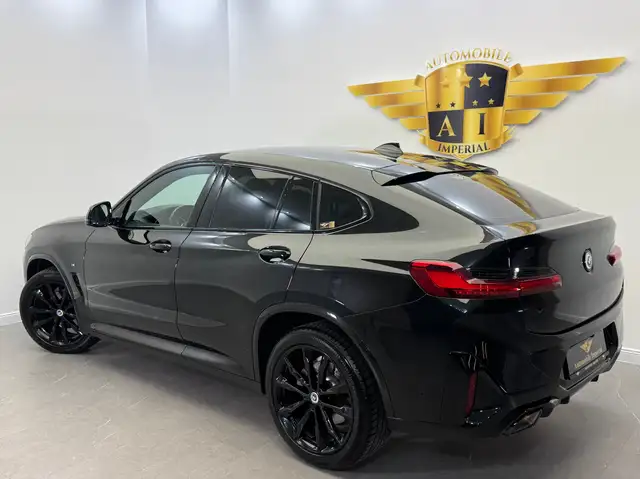 BMW X4 view 3