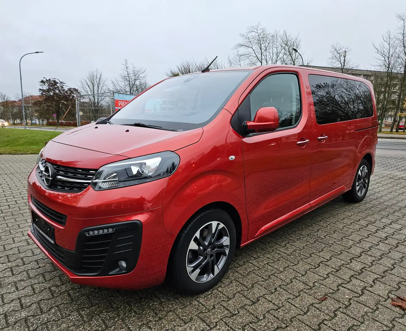 Opel Zafira Life Tourer M (L2) Leder NAVI 7-Sitzer Standhzg.P-Dach Rood - 1