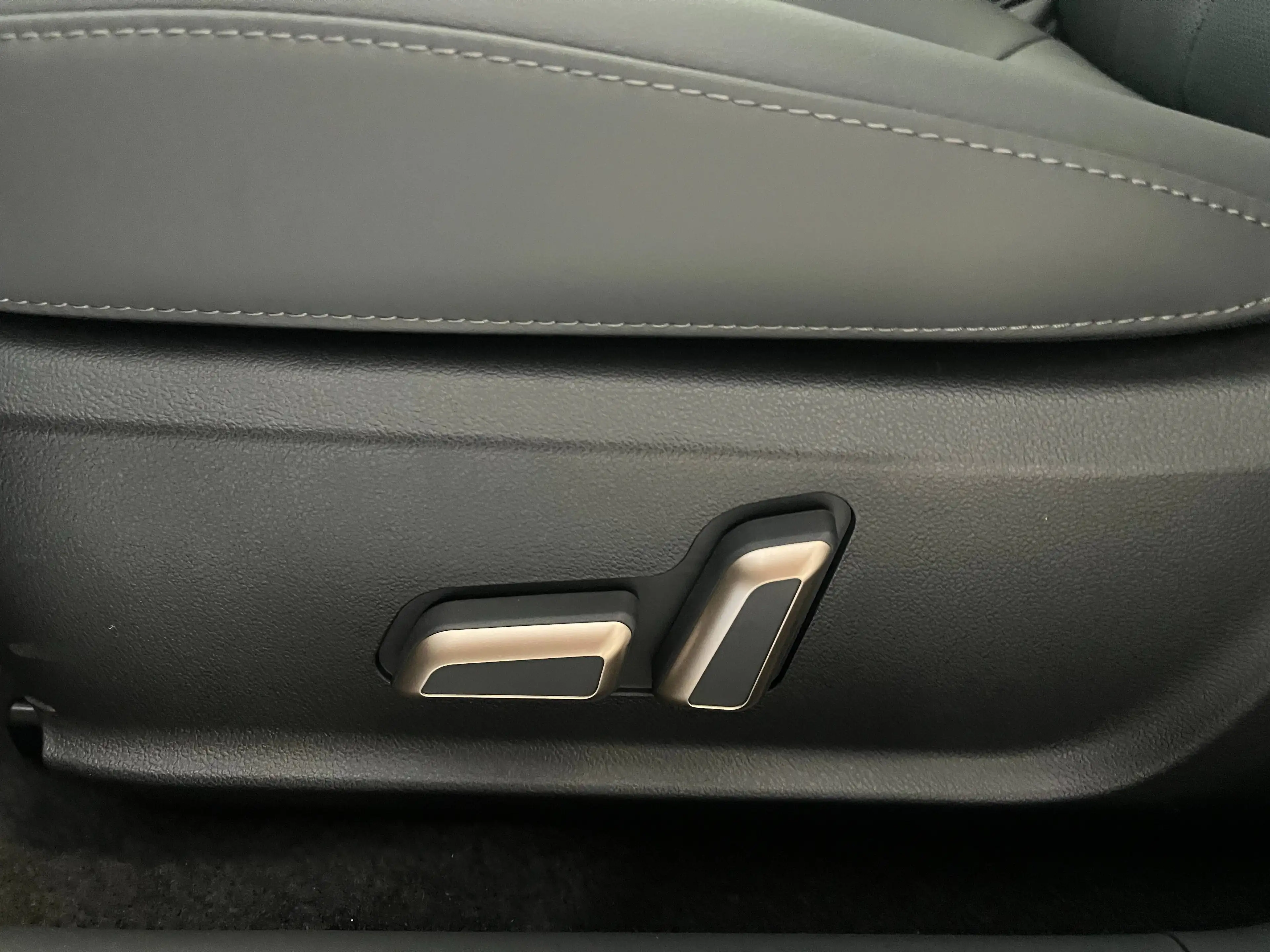 GWM ORA 5 Hybrid Luxury Panorama DACH — photo 6
