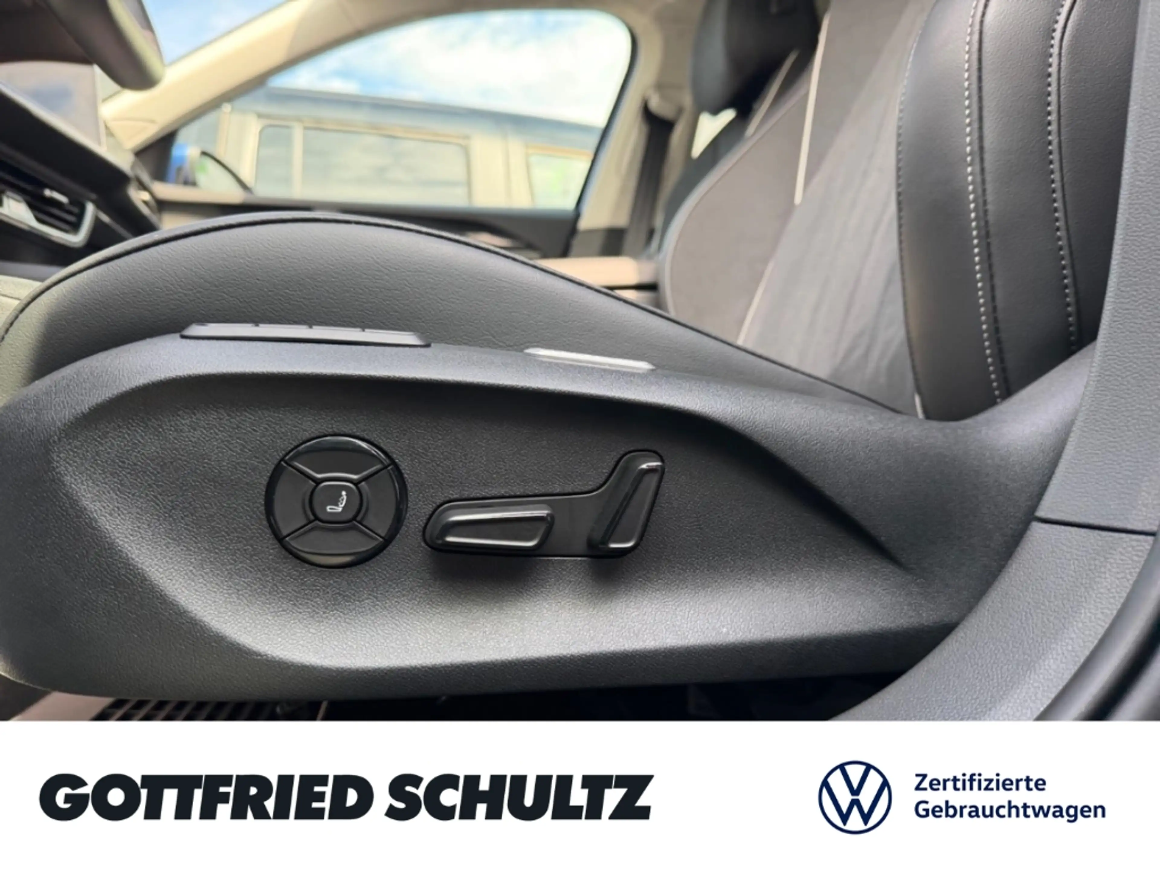 Volkswagen Passat Variant BUSINESS eTSI DSG CARPLAY EINPARKHILFE HEAD-UP NAV — photo 14