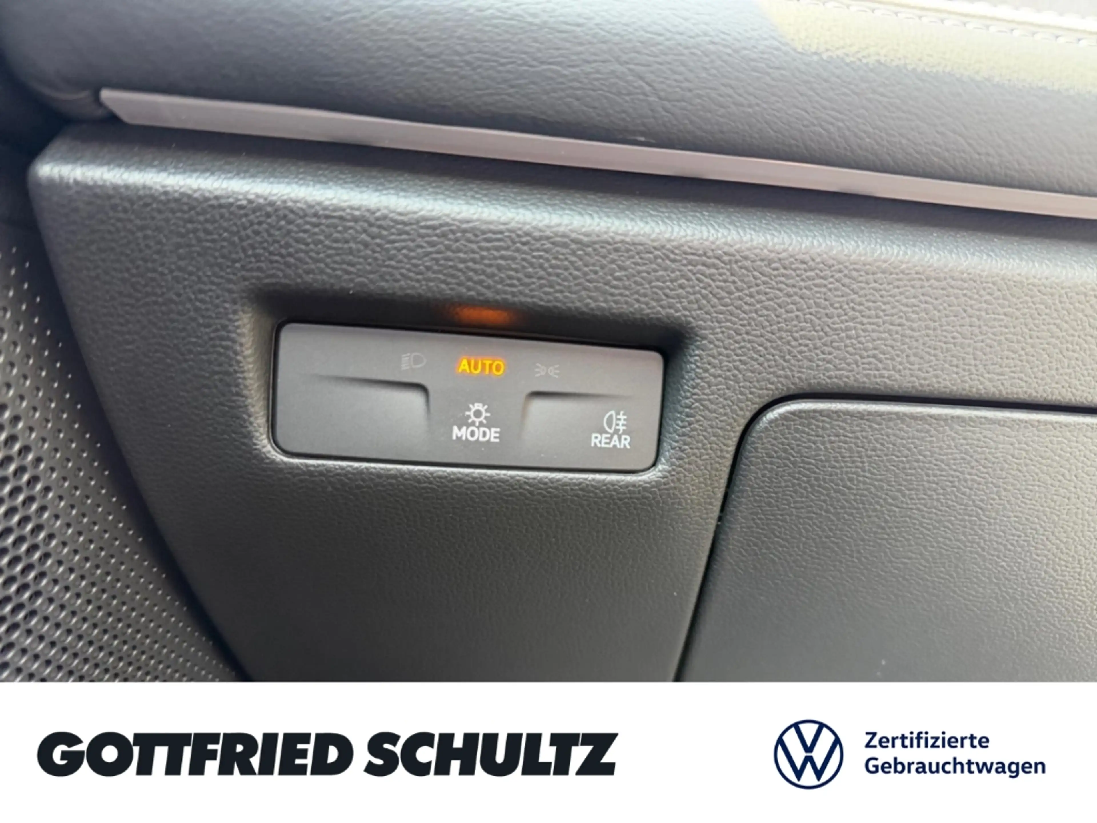 Volkswagen Passat Variant BUSINESS eTSI DSG CARPLAY EINPARKHILFE HEAD-UP NAV — photo 15