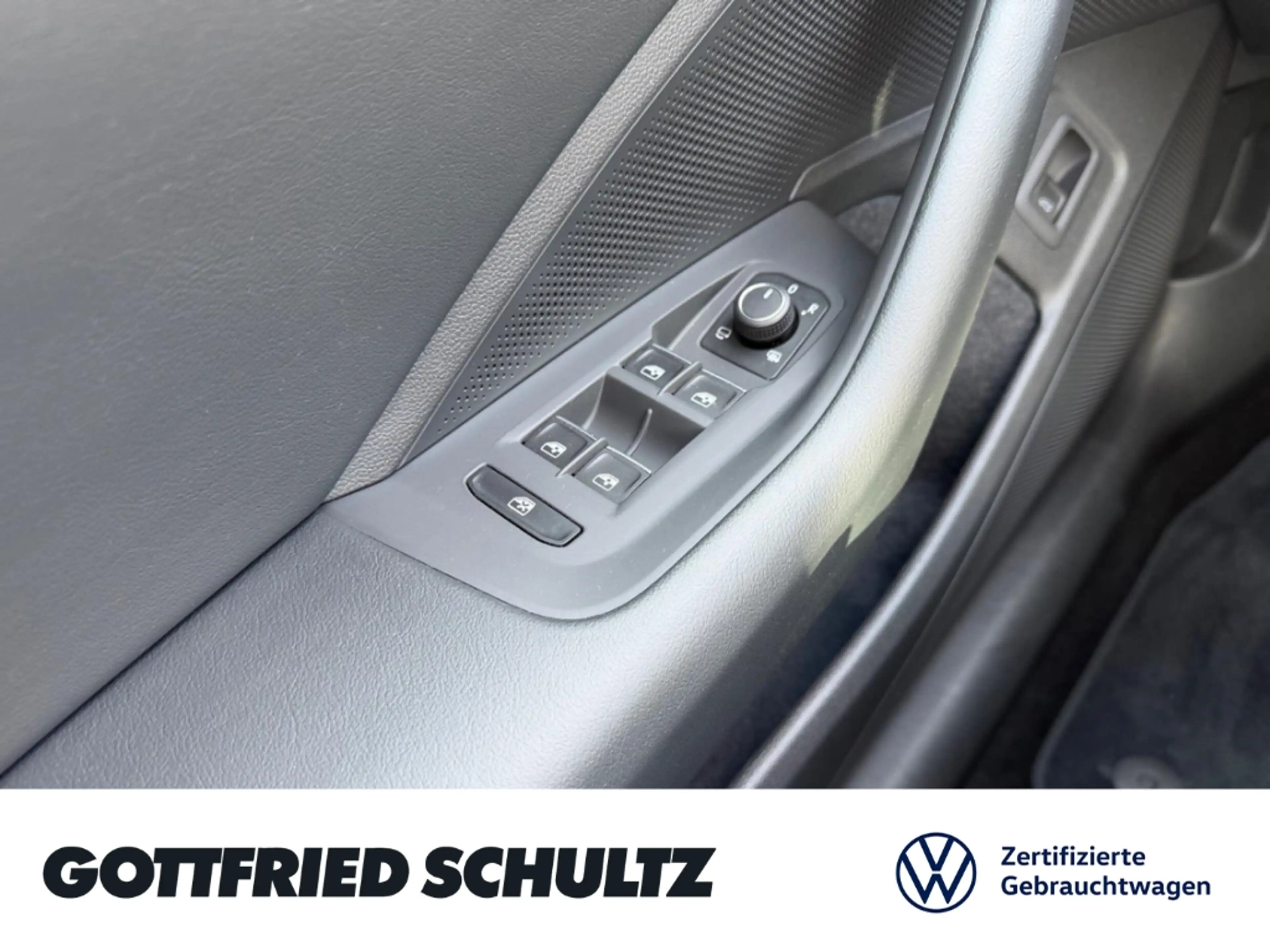 Volkswagen Passat Variant BUSINESS eTSI DSG CARPLAY EINPARKHILFE HEAD-UP NAV — photo 13