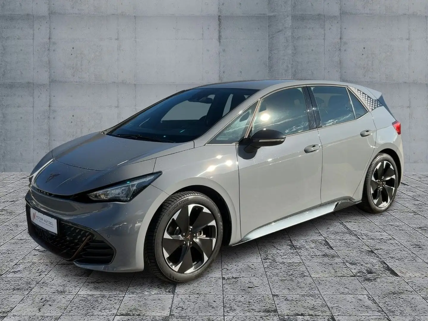 CUPRA Born 150kw LED+NAVI+ACC+APP+SHZ+DAB+KAMERA+19Z. Grigio - 2