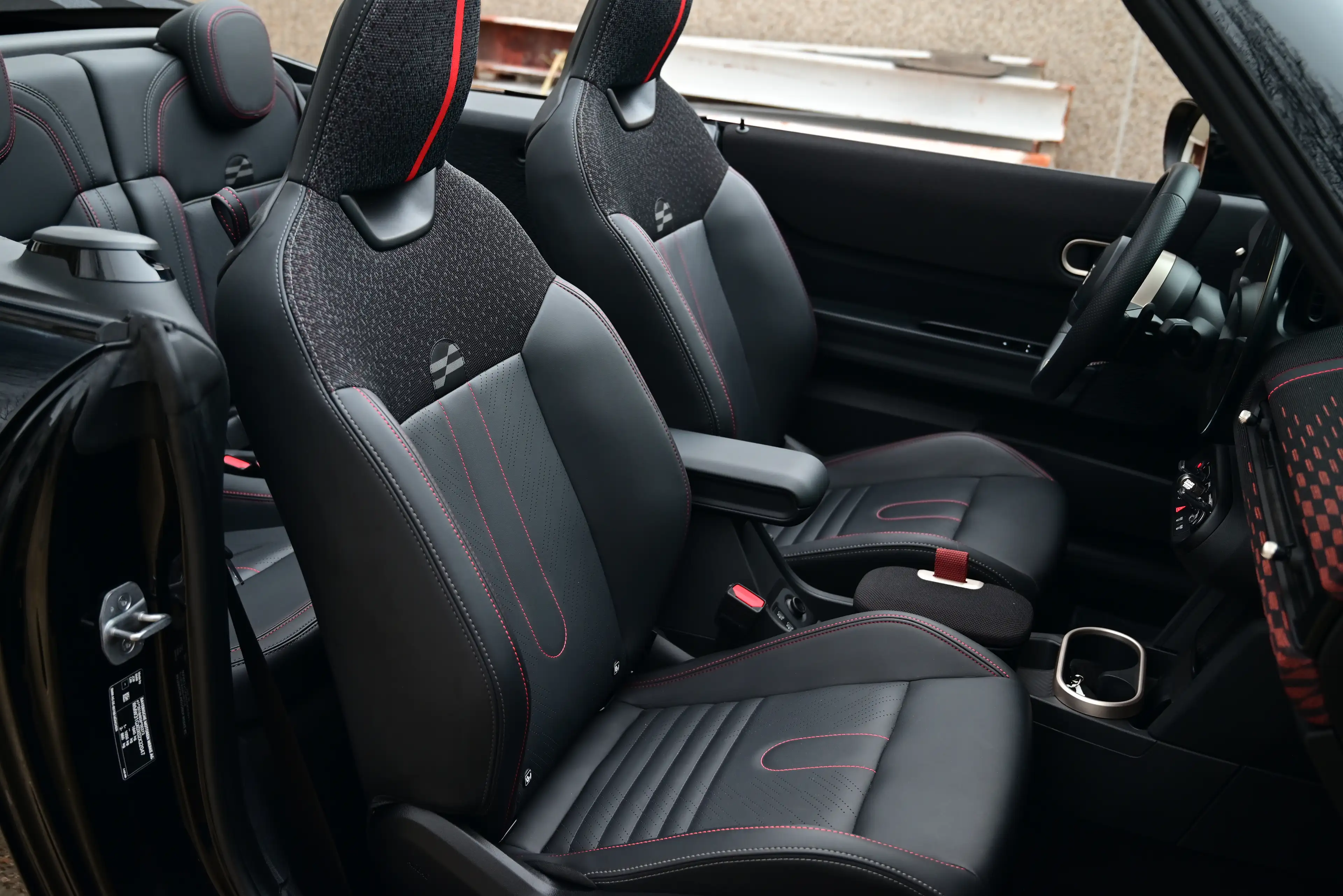 MINI John Cooper Works Cabrio NEW MODEL / FULL BLACK / FULL OPTION / ELEK SEATS — photo 11