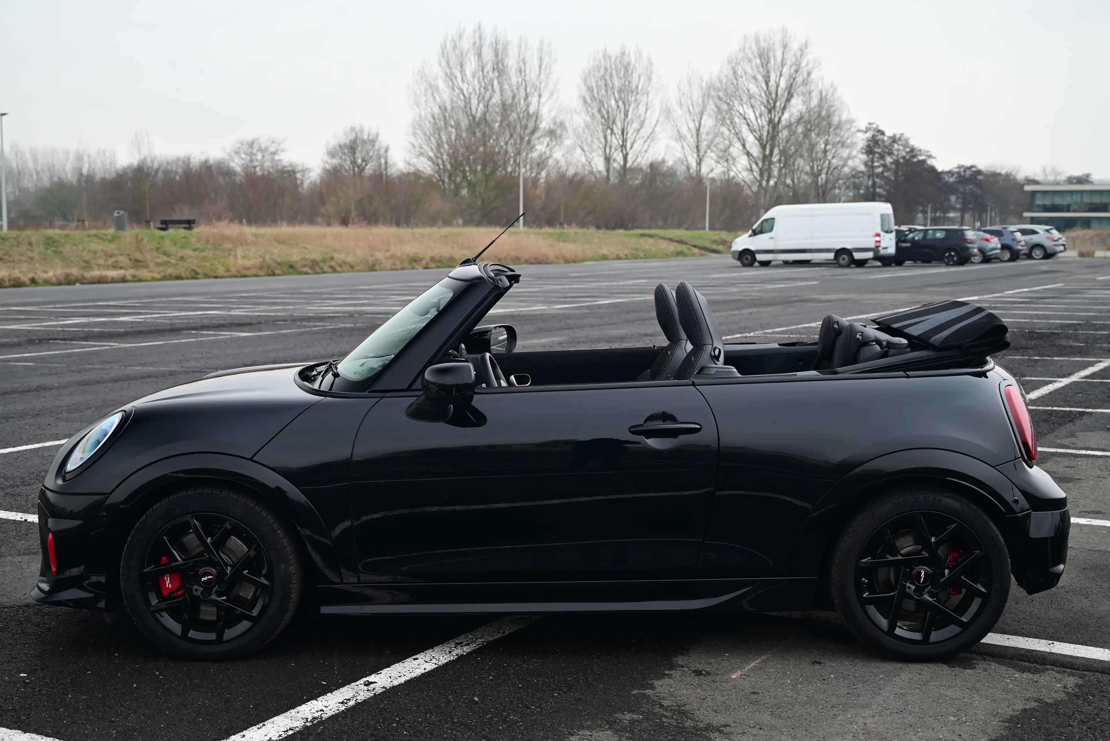 MINI John Cooper Works Cabrio NEW MODEL / FULL BLACK / FULL OPTION / ELEK SEATS — photo 5
