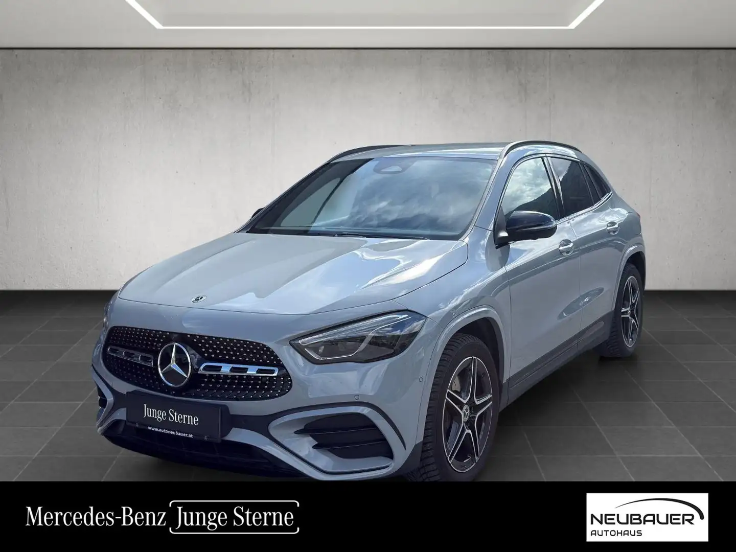 Mercedes-Benz GLA 200 d 4MATIC Österreich-Edition AMG Line Grau - 1