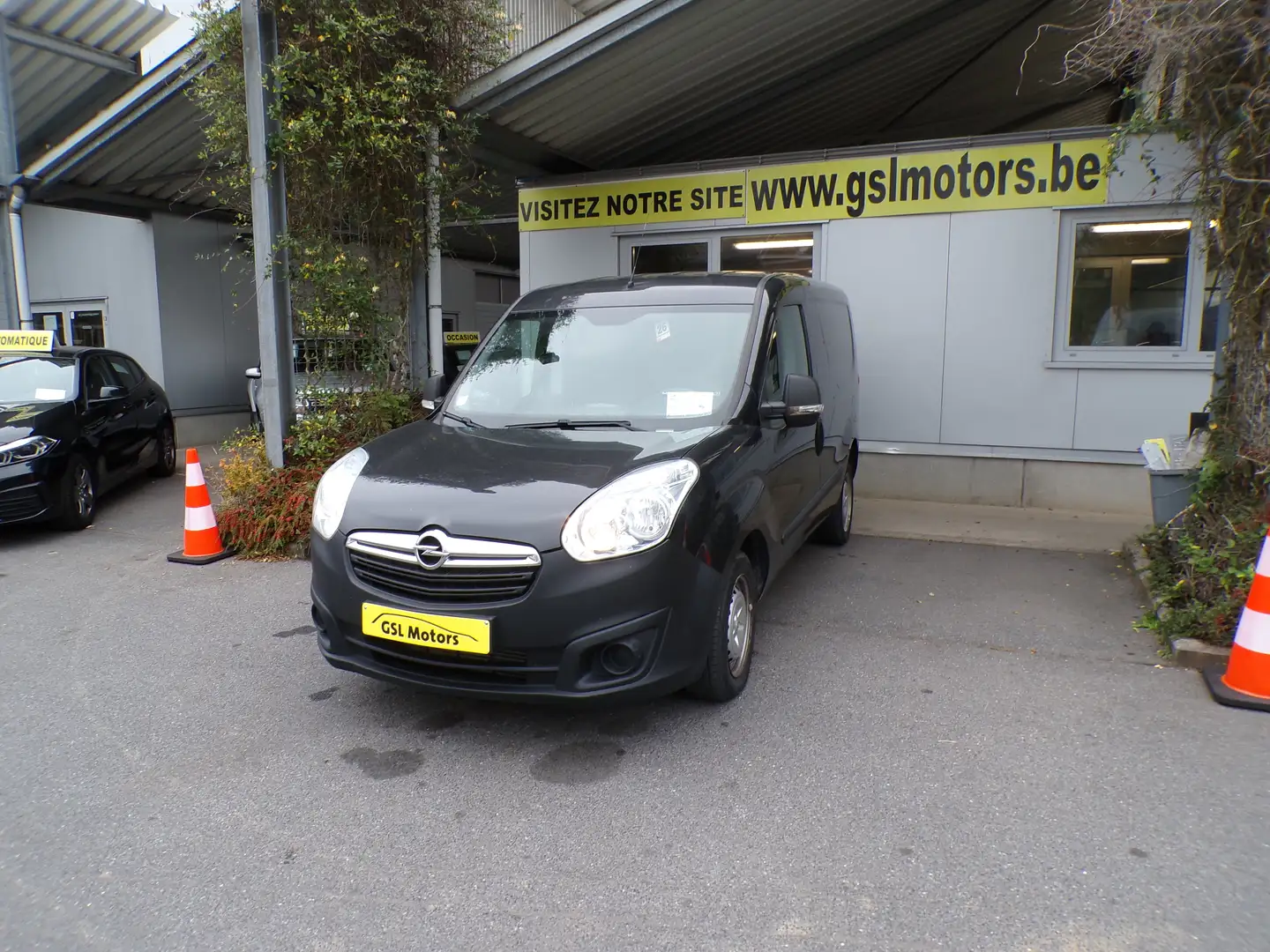 Opel Combo 1.6 TDCi 105cv 2 places noir 12/17 Airco Radio USB Noir - 1