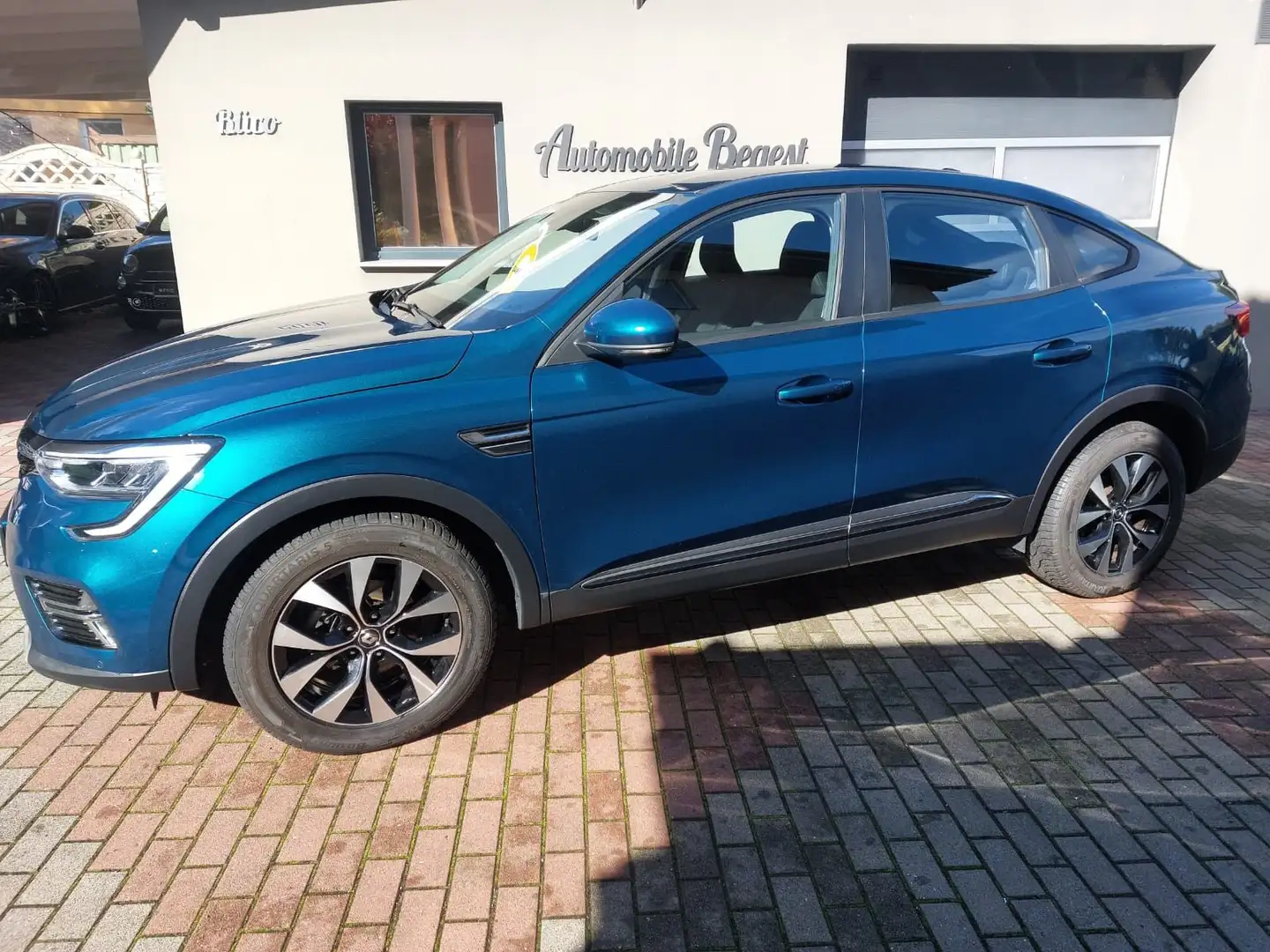 Renault Arkana 1.HD+140PS+"SANSIBAR-BLAU"+KAMERA! Blau - 1