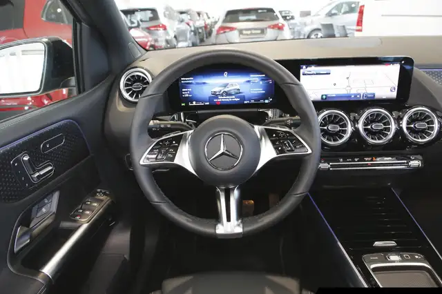 Mercedes-Benz B-Class view 12