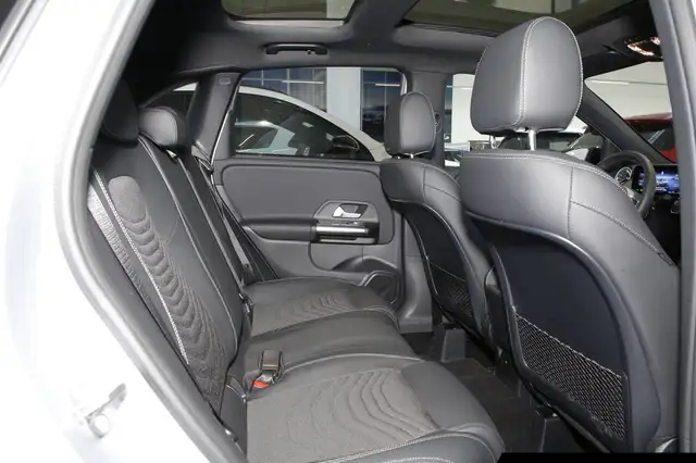 Mercedes-Benz B-Class view 9