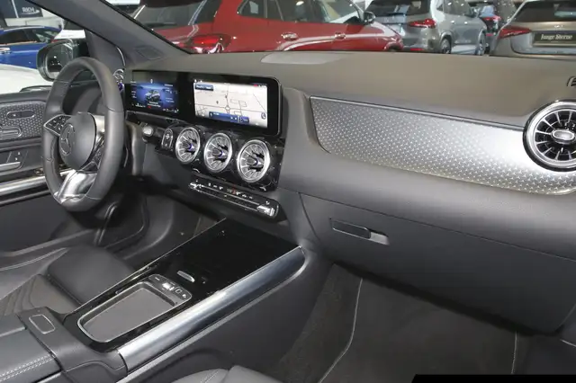Mercedes-Benz B-Class view 7