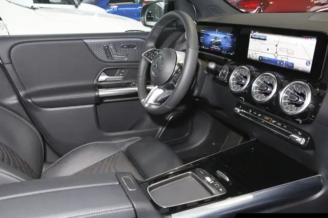 Mercedes-Benz B-Class view 8