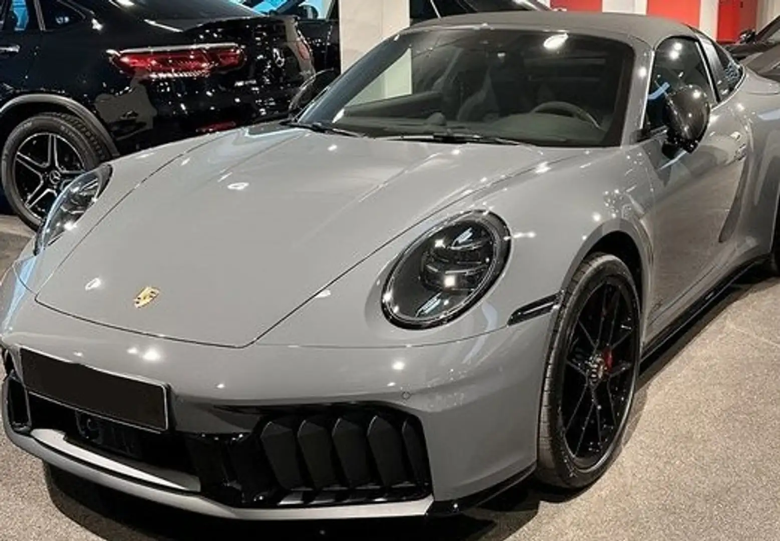 Porsche 992 Targa 4 GTS PDK Gris - 2