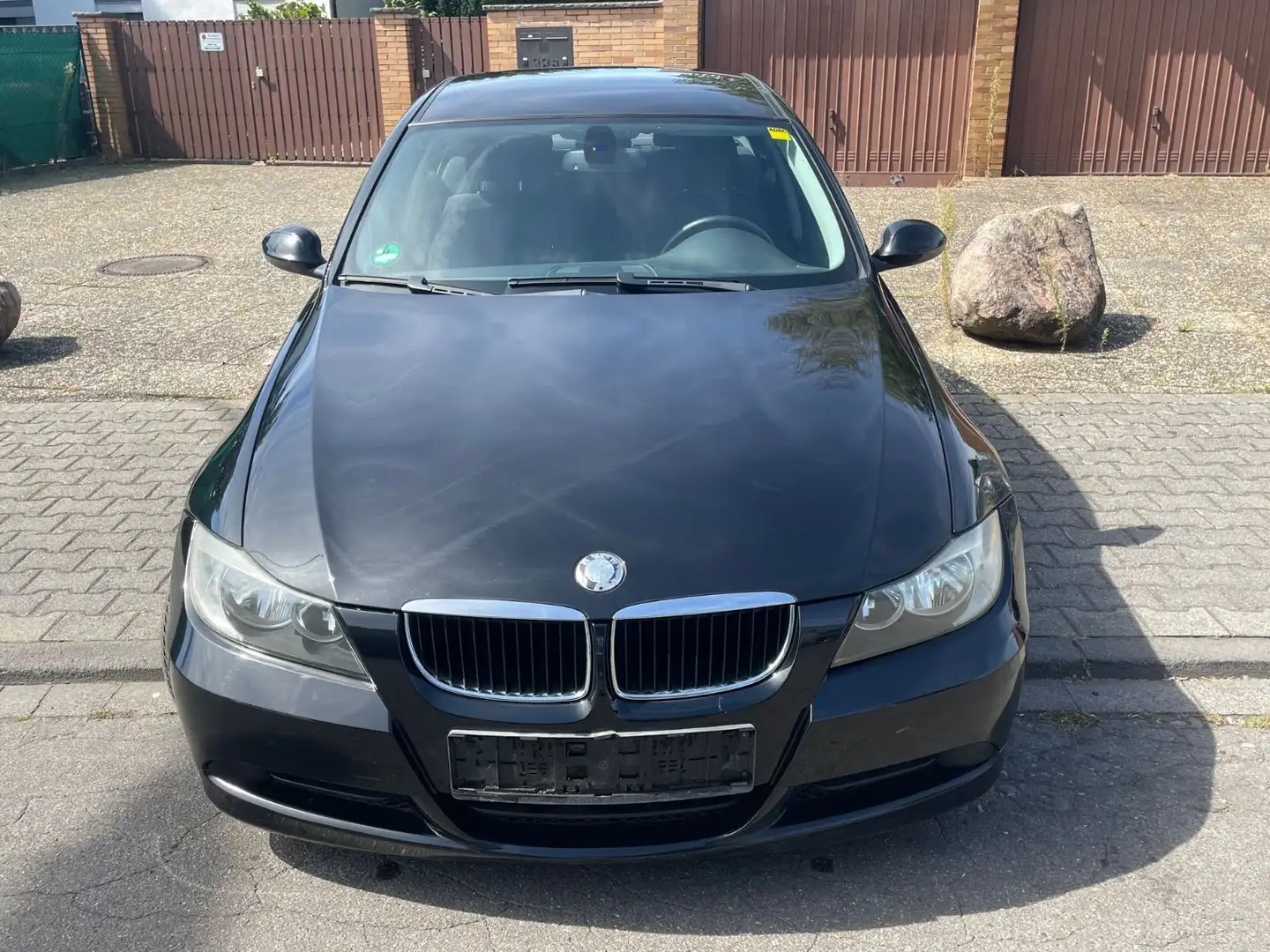 BMW 320 Baureihe 3 Lim. 320i Schwarz - 2
