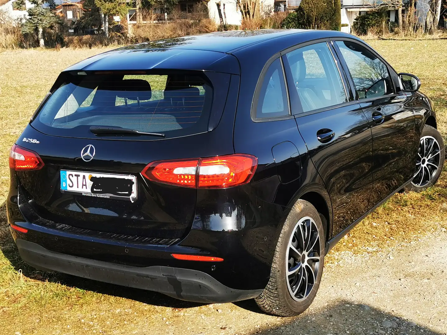 Mercedes-Benz B 250 Bussiness Line Schwarz - 2