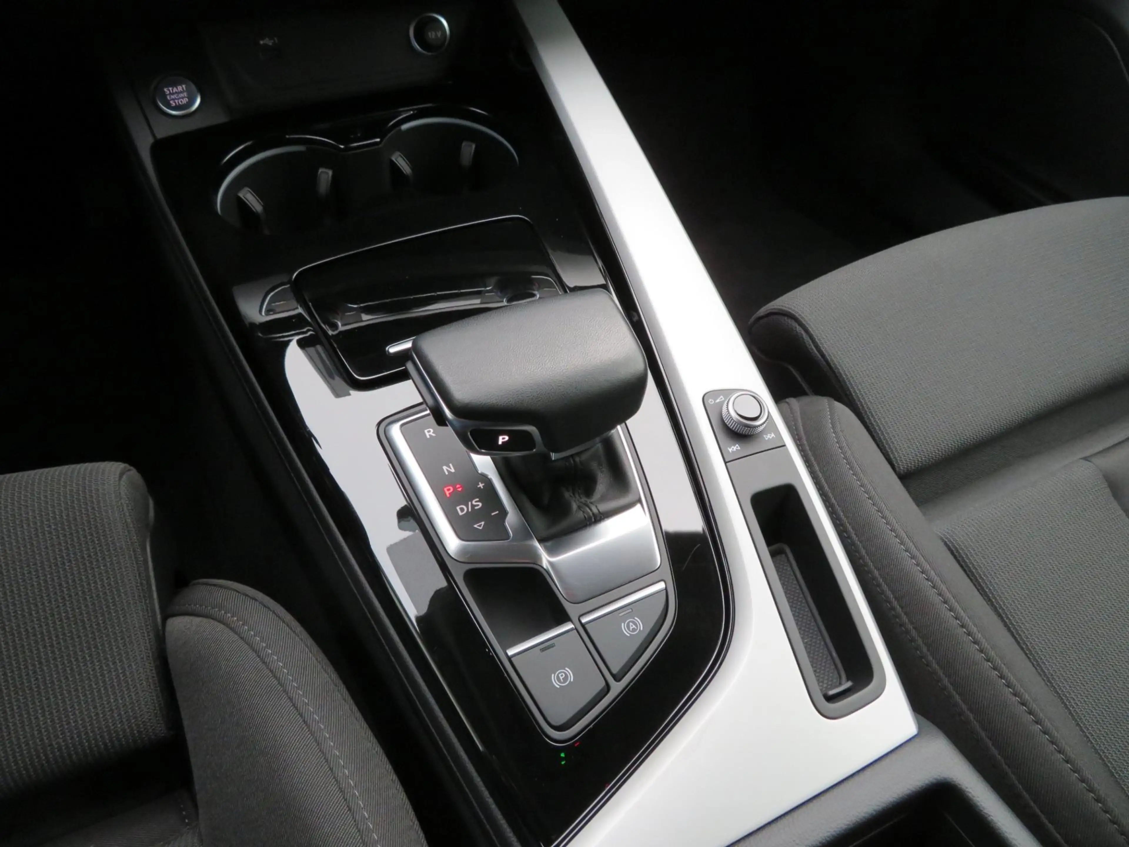 Audi A4 Avant 35 TFSI Advanced Edition TREKHAAK-NL AUTO-PD — photo 35