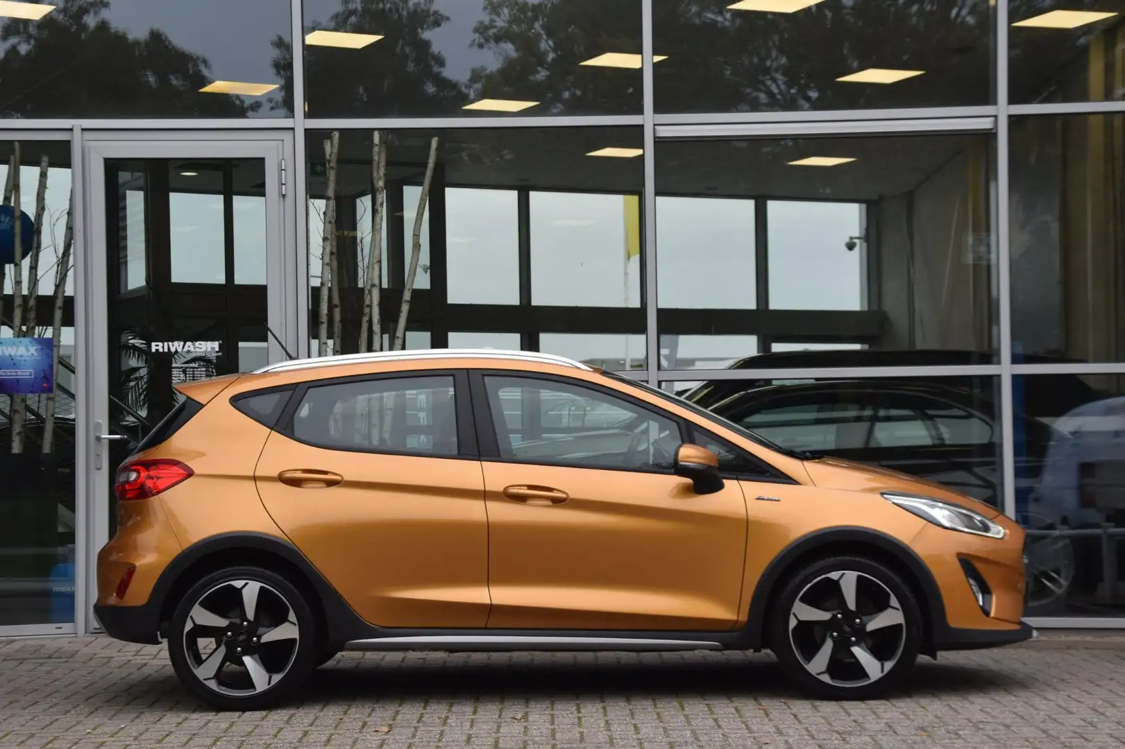 Ford Fiesta 1.0 EcoBoost Active First Edition Airco Led Pdc Na Geel - 2