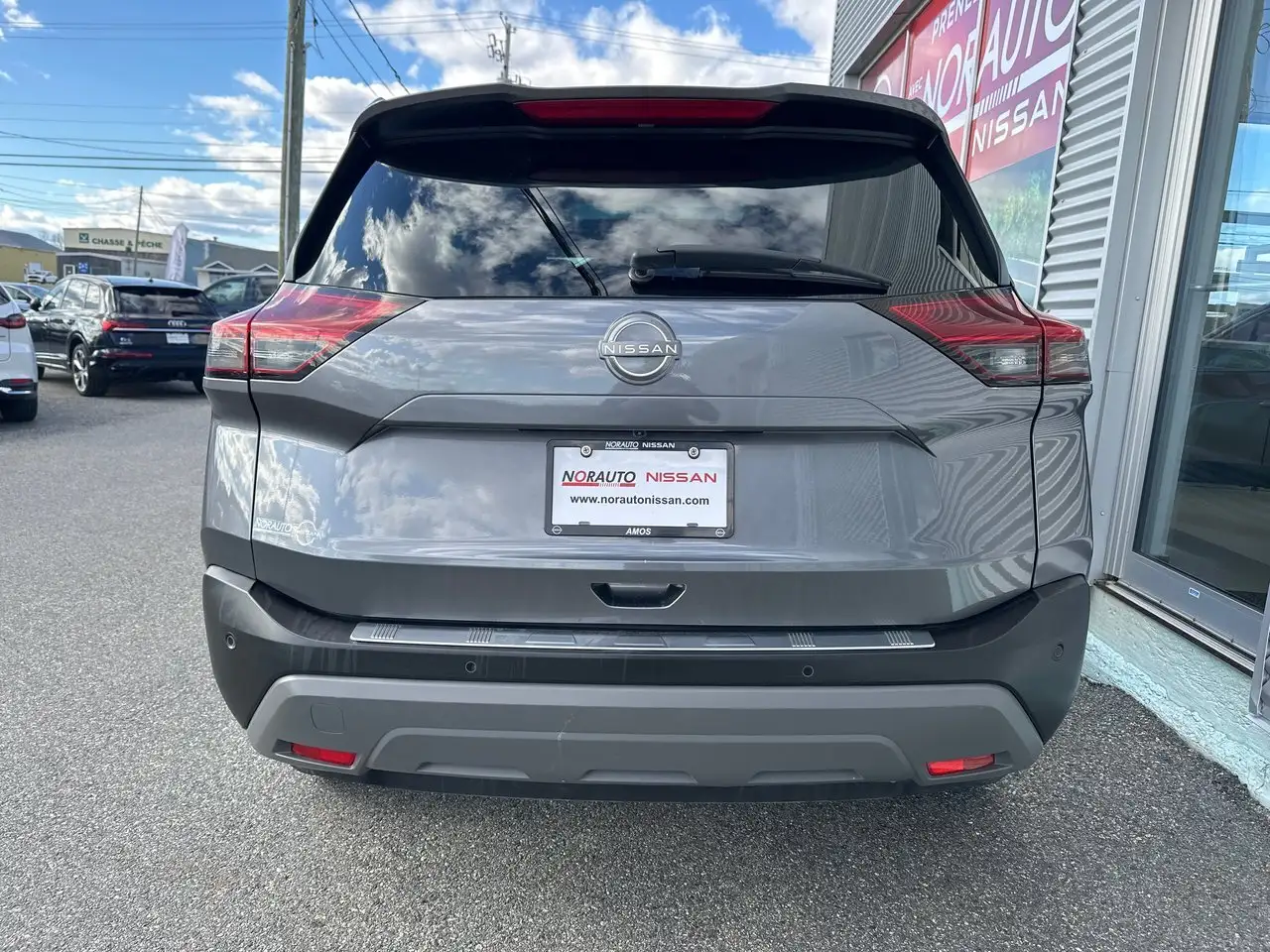 Nissan Rogue снимка Nissan Rogue