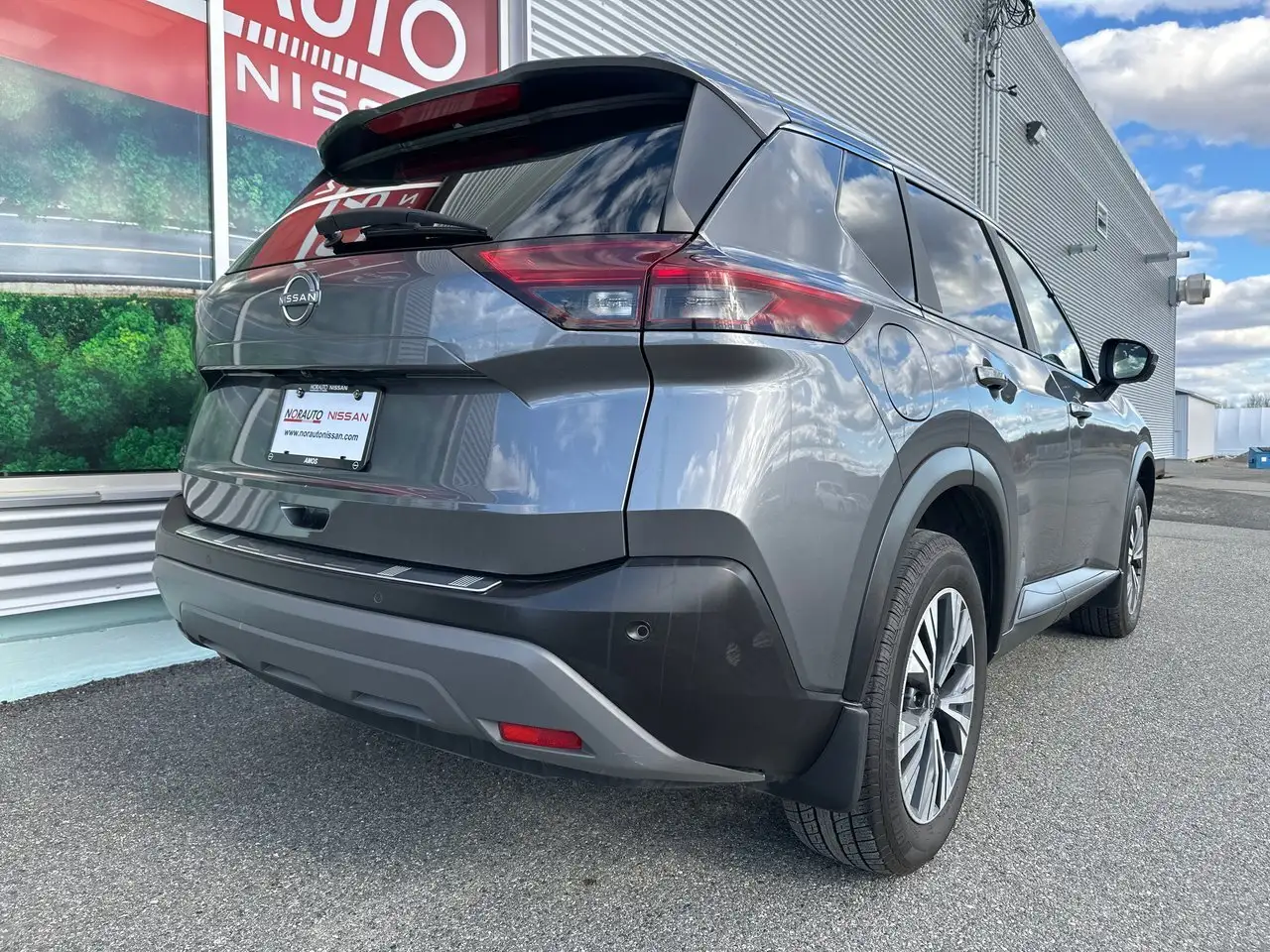 Nissan Rogue снимка Nissan Rogue