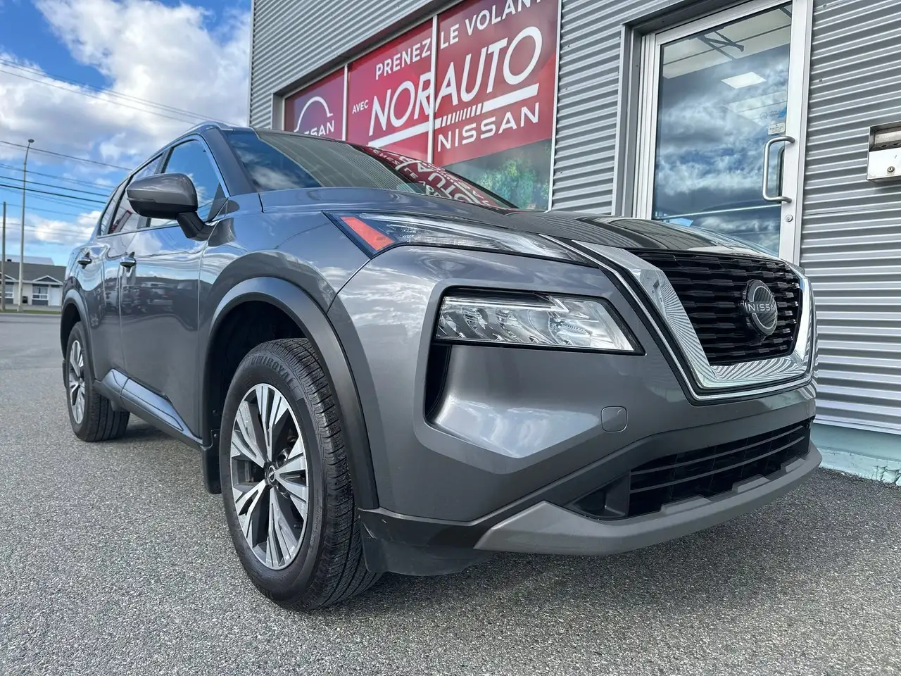 Nissan Rogue снимка Nissan Rogue