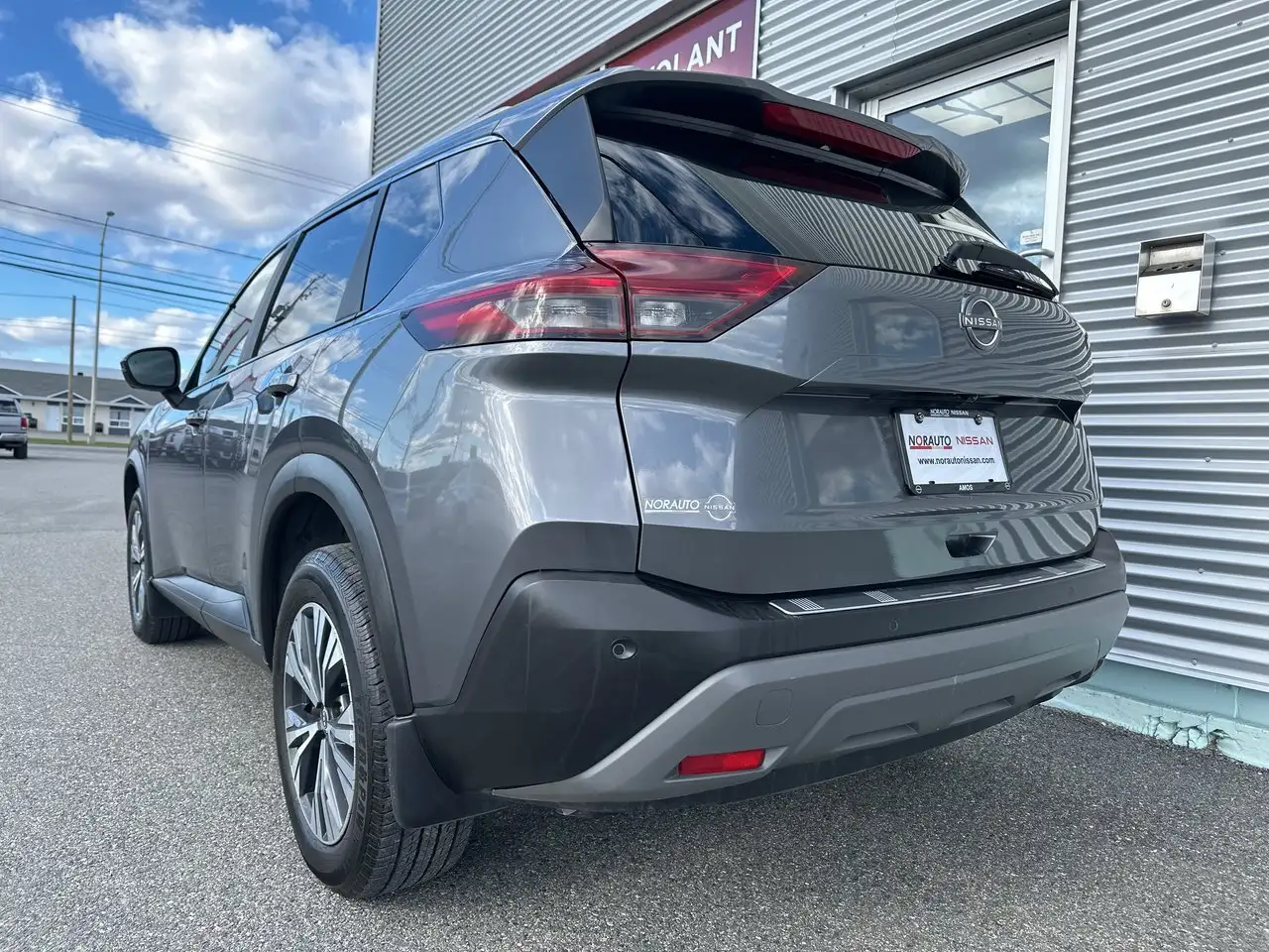Nissan Rogue снимка Nissan Rogue