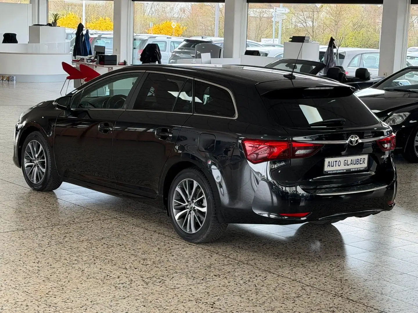 Toyota Avensis 1.8 Touring Sports/Team D/Navi/Kamera Negro - 2