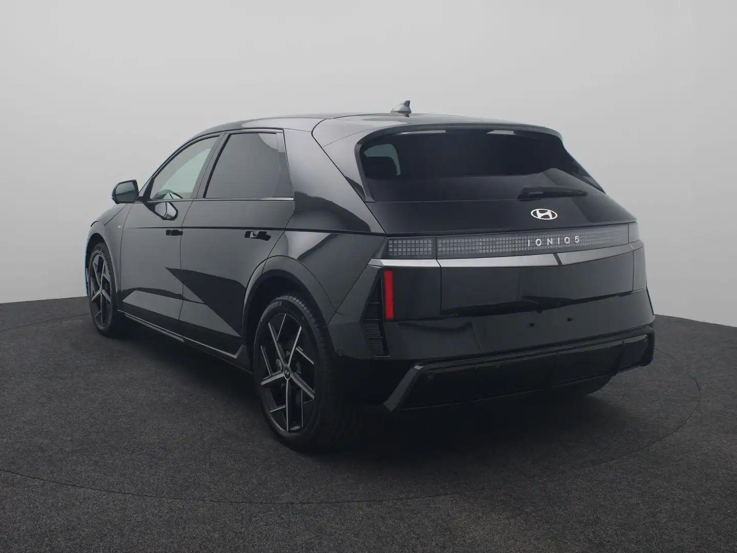 Hyundai IONIQ 5 N Line 84 kWh | Achteruitrijcamera | Navigatie | 3 Noir - 2