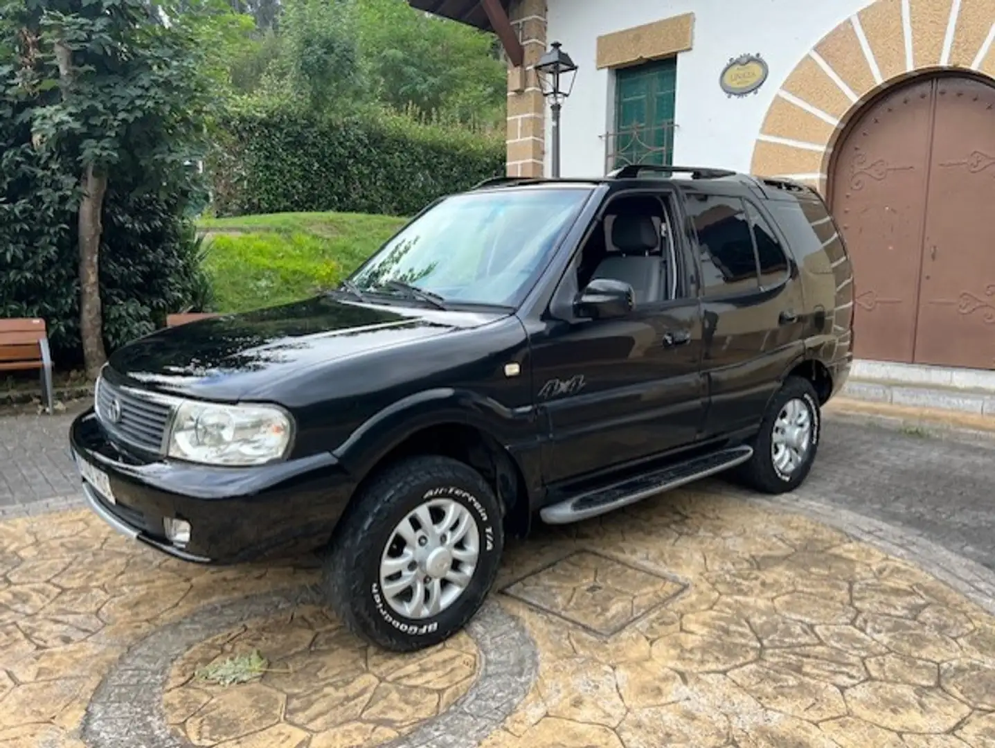 Tata Safari Grand 2.2 4x4 Negro - 1