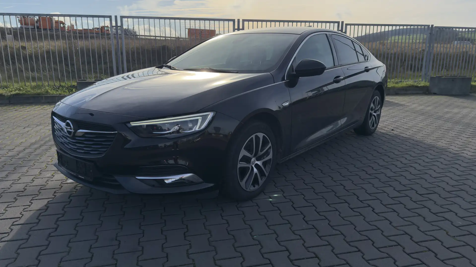 Opel Insignia 1.5 Grand Sport Apps Navi Kamera LED Schwarz - 2