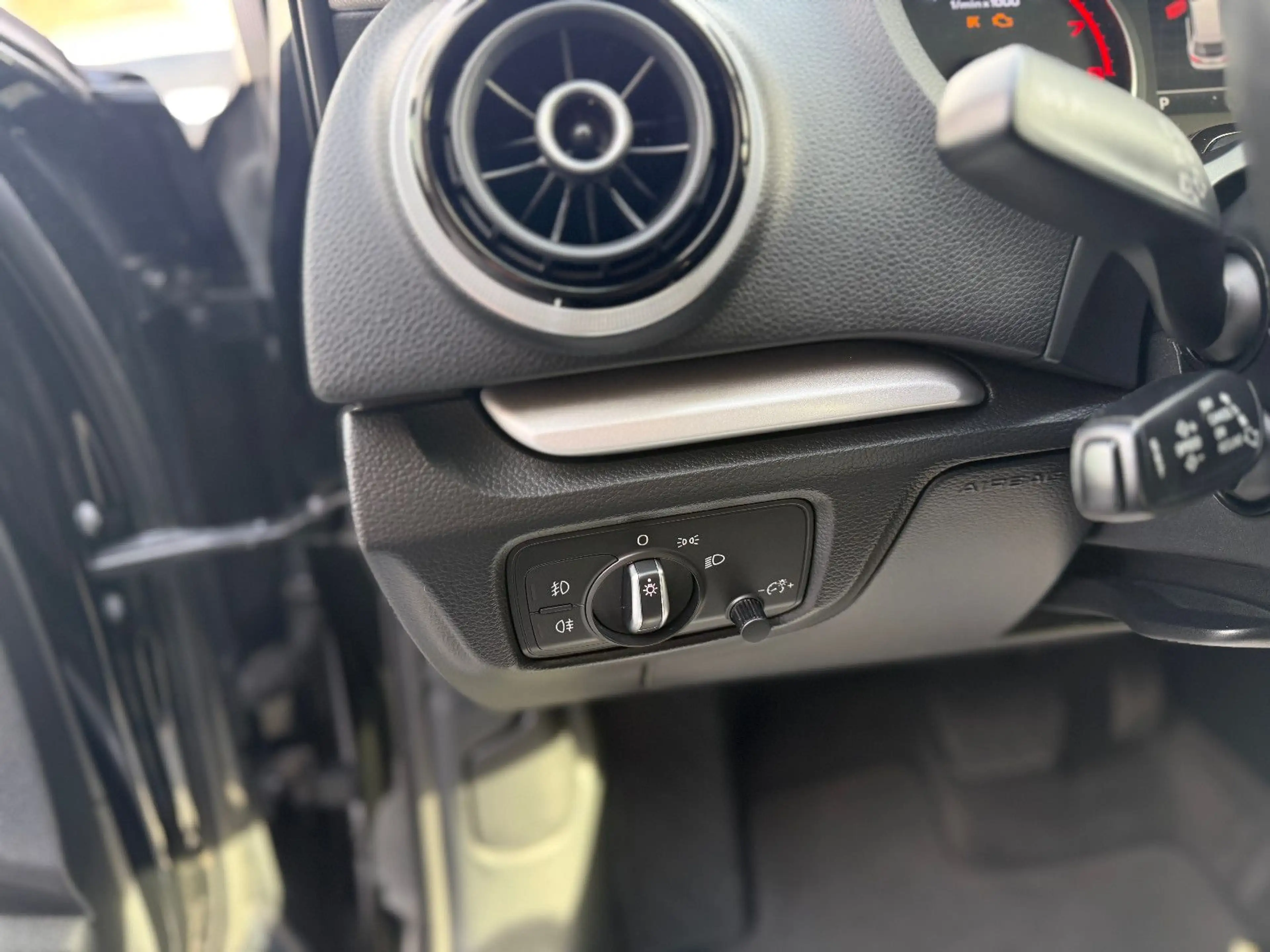 Audi A3 Sportback ambition*Bi-Xenon*Automatik*SHZ*Nav — photo 9