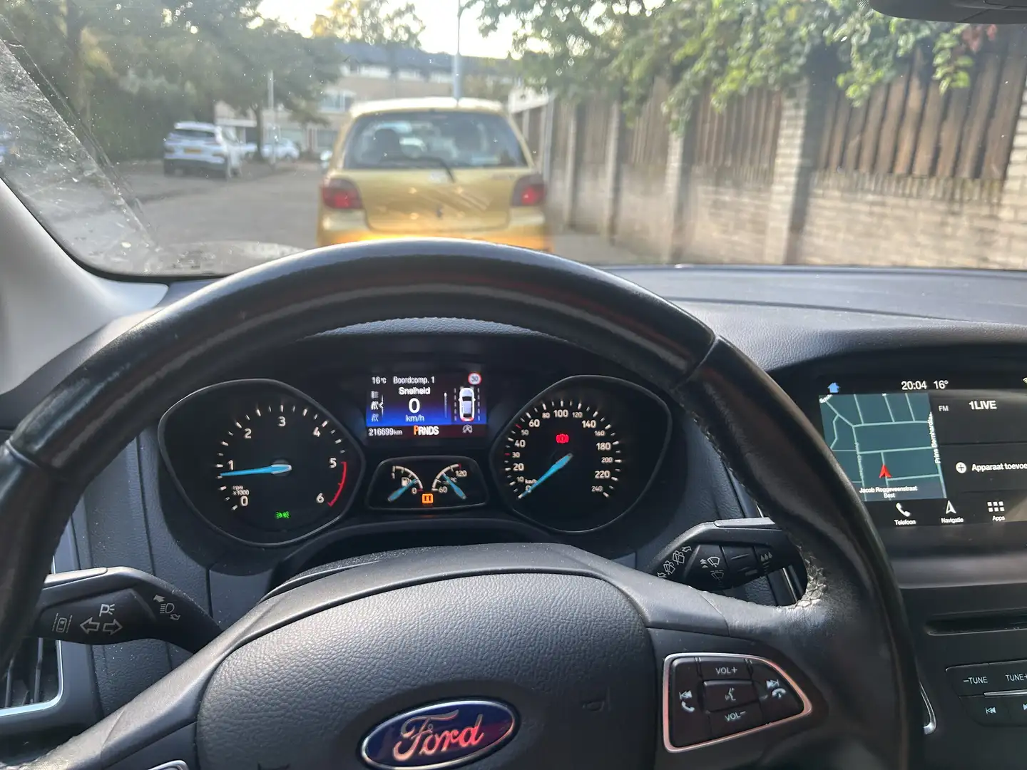 Ford Focus 2.0 TDCI Titanium Zwart - 1